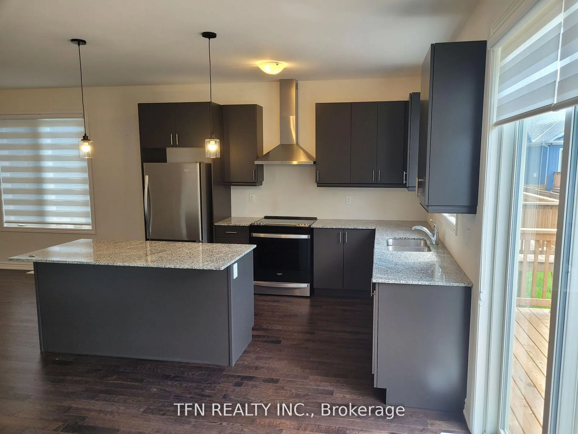 Photo 4 of 3213 Mosley Street, Wasaga Beach — HOMEH