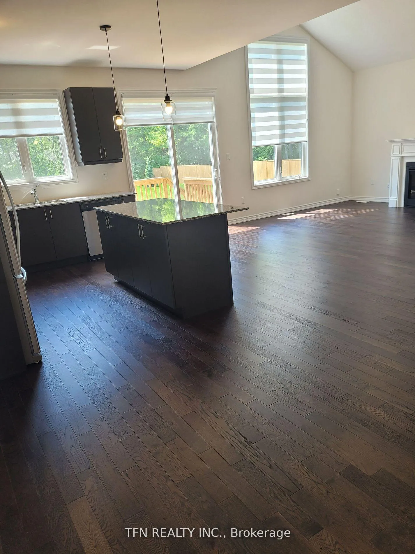 Photo 5 of 3213 Mosley Street, Wasaga Beach — HOMEH