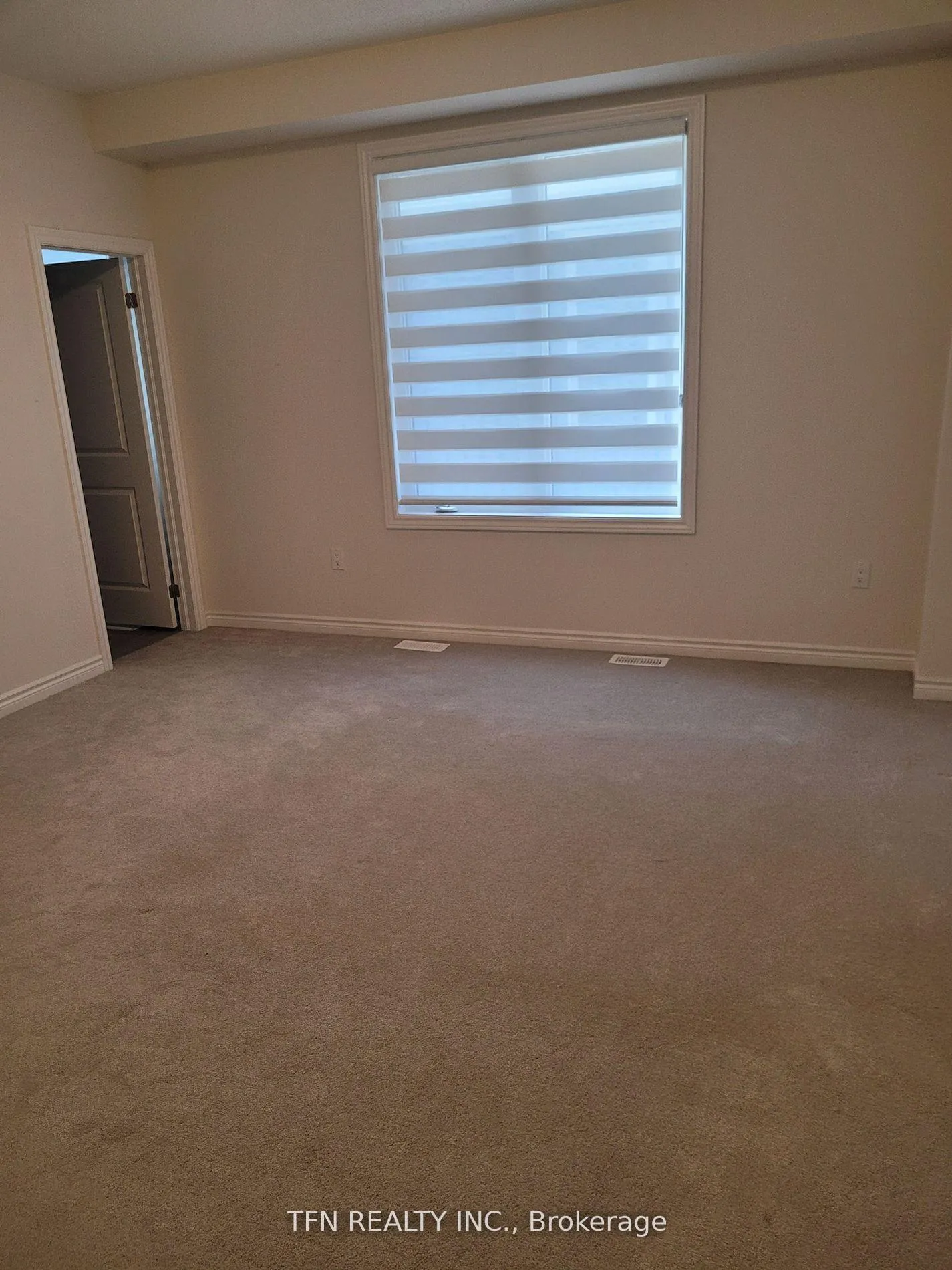 Photo 10 of 3213 Mosley Street, Wasaga Beach — HOMEH