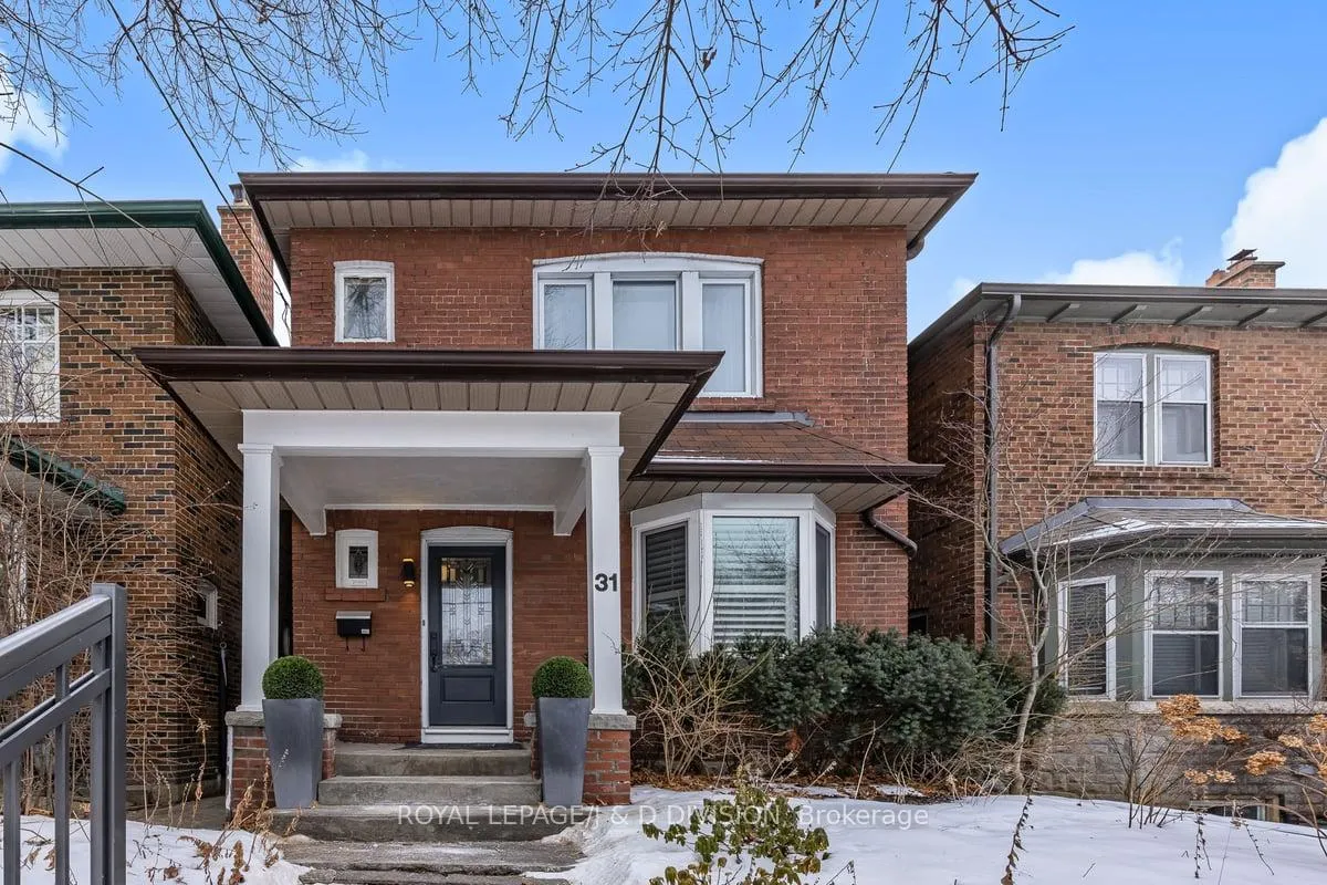 Front of Unit Lower, 31 Lawrence Avenue W