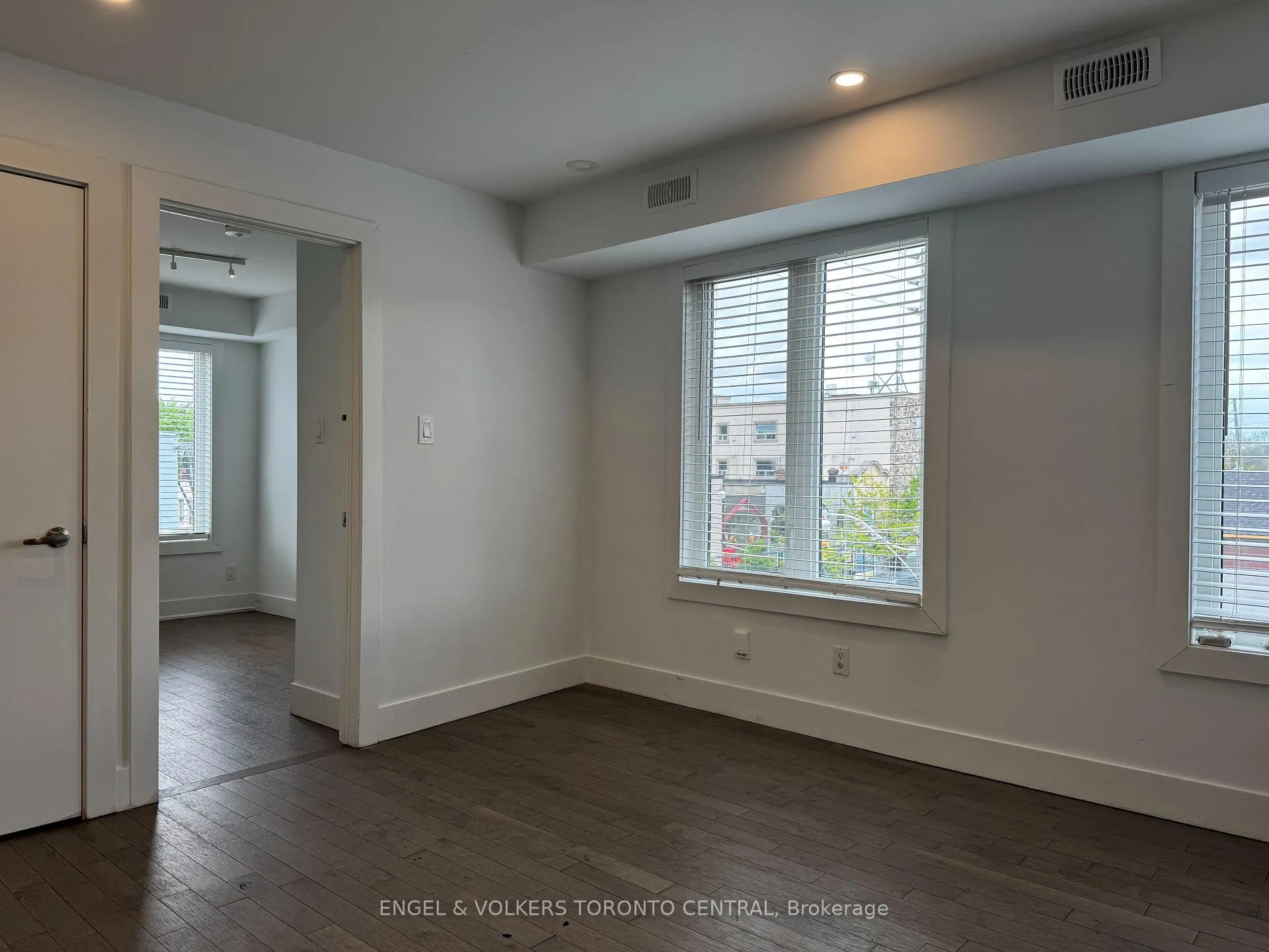 Photo 3 of Unit 1, 1415 Gerrard Street E, Toronto, Greenwood-Coxwell — HOMEH