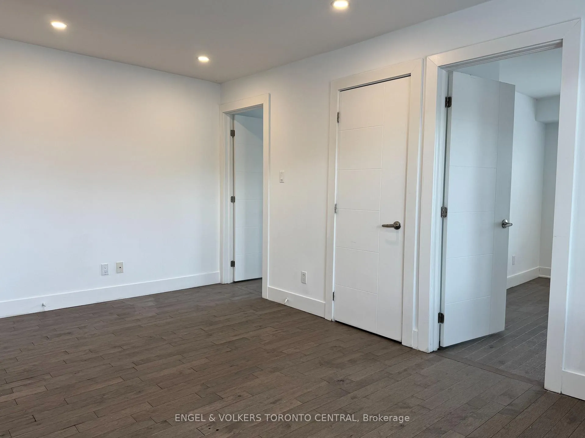 Photo 4 of Unit 1, 1415 Gerrard Street E, Toronto, Greenwood-Coxwell — HOMEH