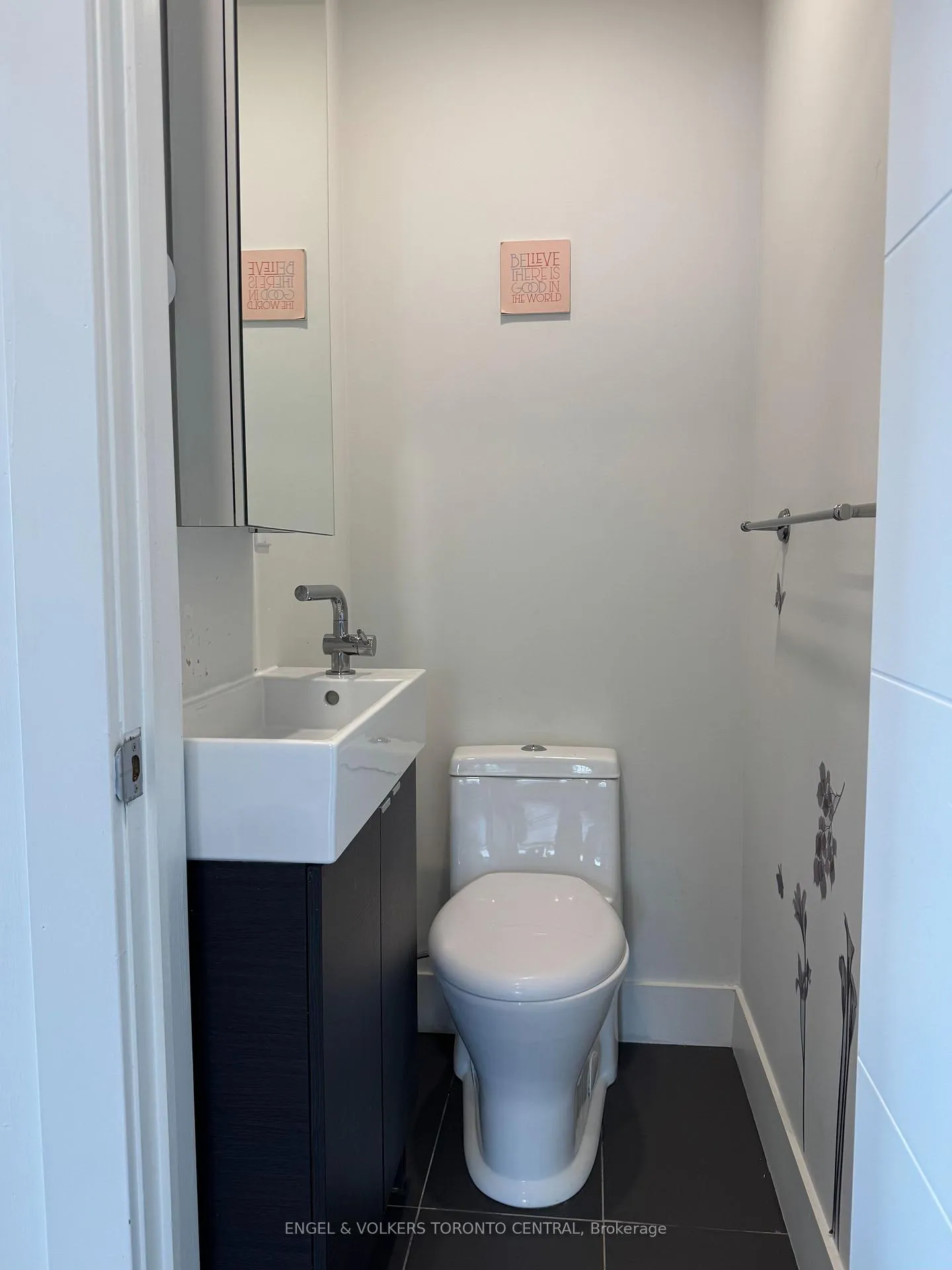 Photo 10 of Unit 1, 1415 Gerrard Street E, Toronto, Greenwood-Coxwell — HOMEH
