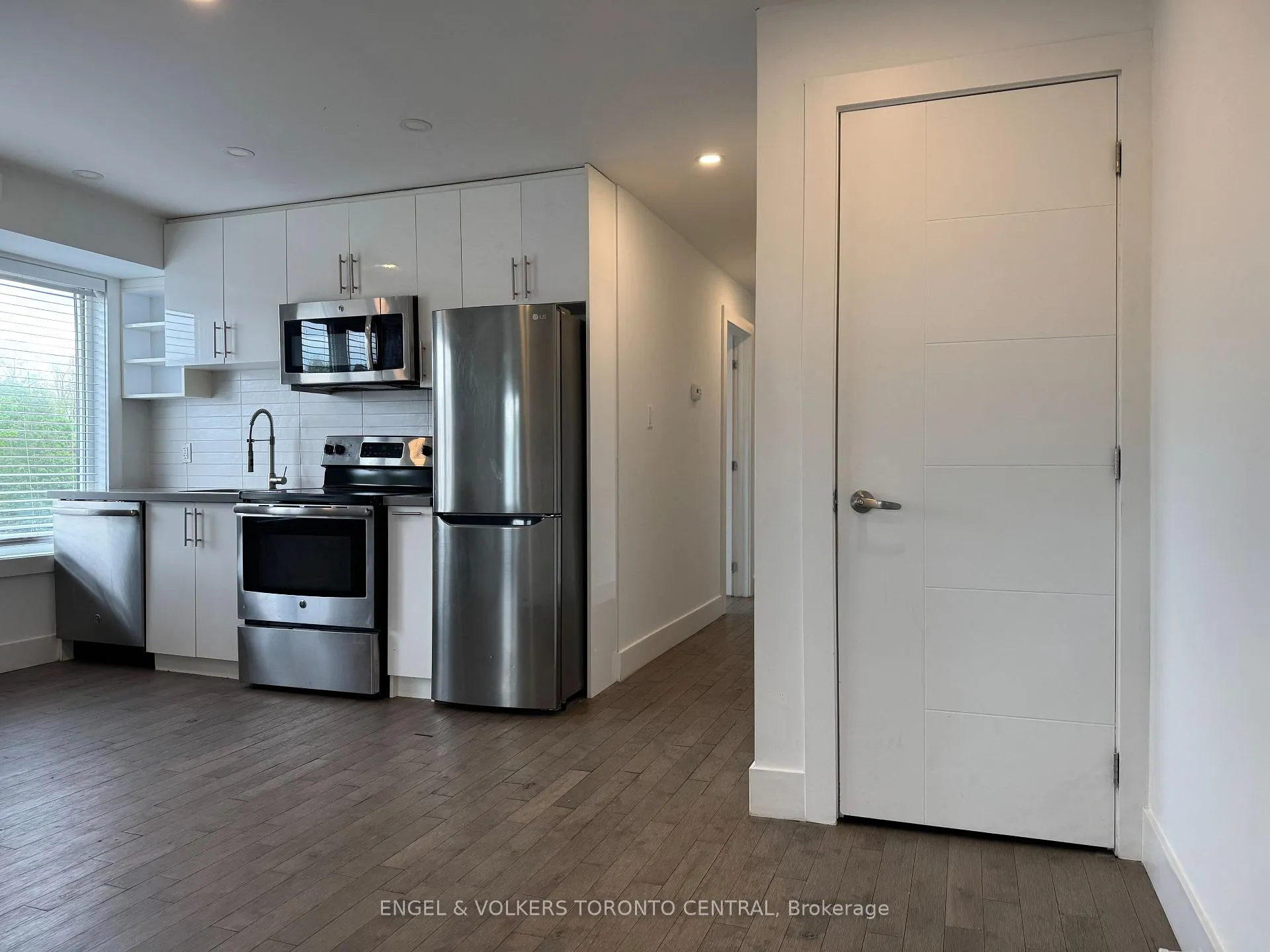 Photo 11 of Unit 1, 1415 Gerrard Street E, Toronto, Greenwood-Coxwell — HOMEH