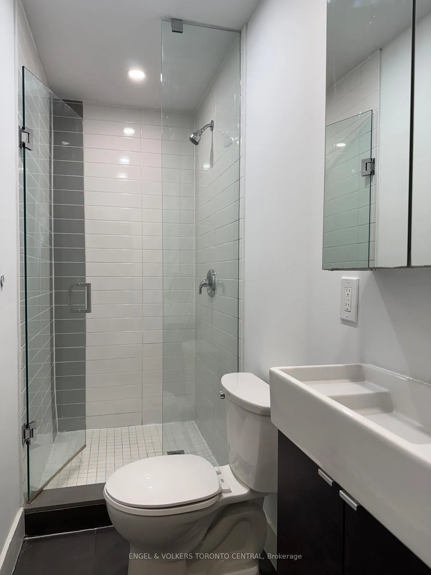 Photo 14 of Unit 1, 1415 Gerrard Street E, Toronto, Greenwood-Coxwell — HOMEH