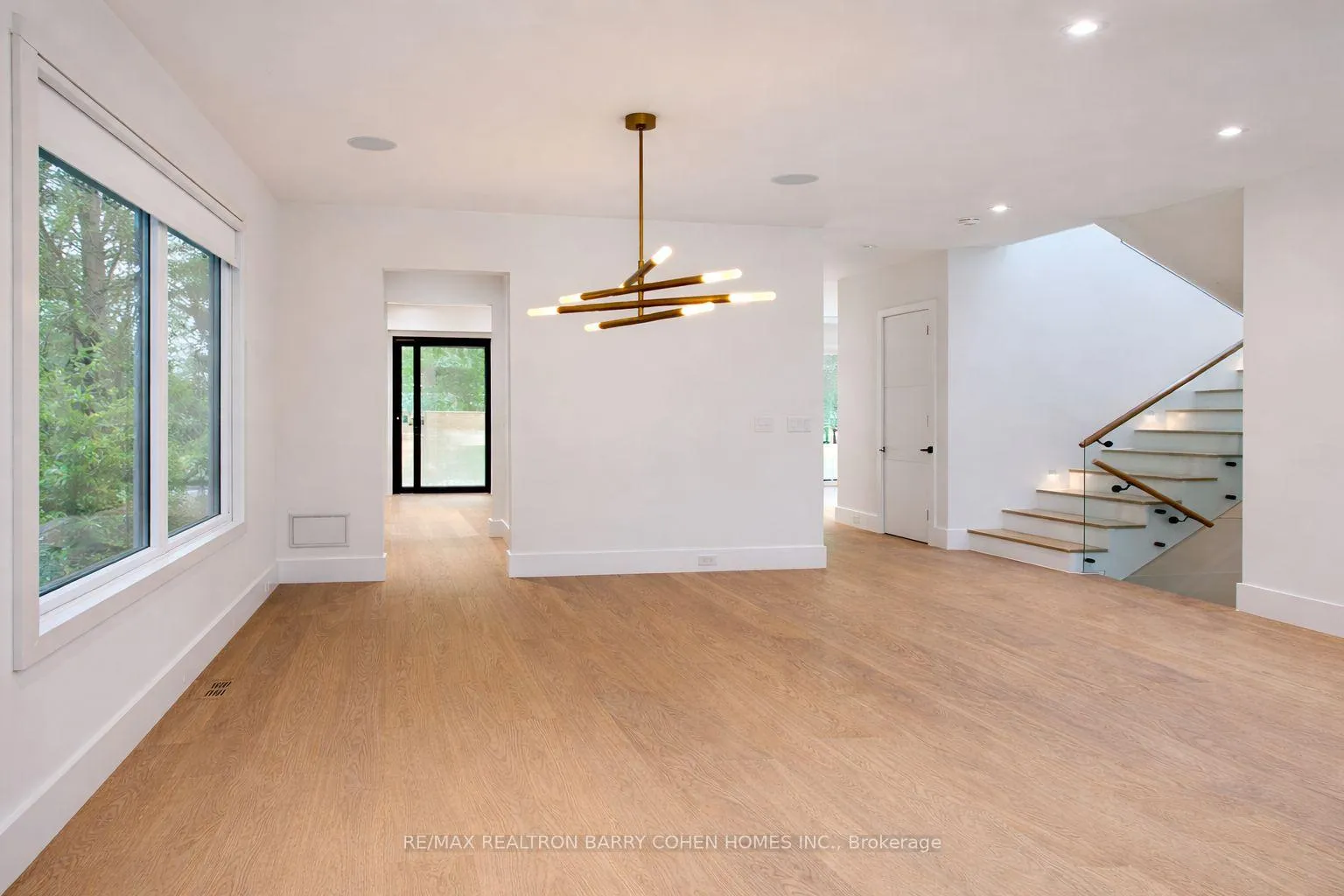 Photo 5 of 599 Castlefield Avenue, Toronto, Forest Hill North — HOMEH
