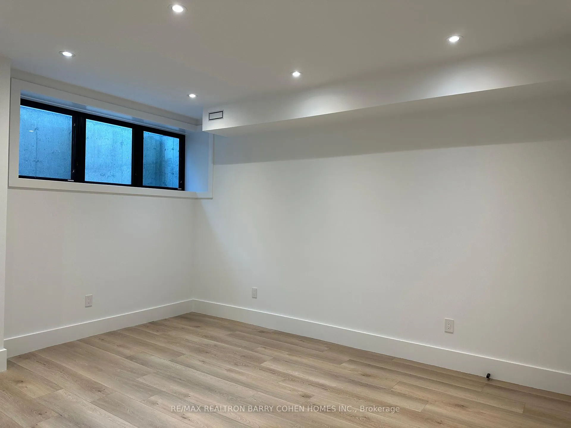Photo 23 of 599 Castlefield Avenue, Toronto, Forest Hill North — HOMEH