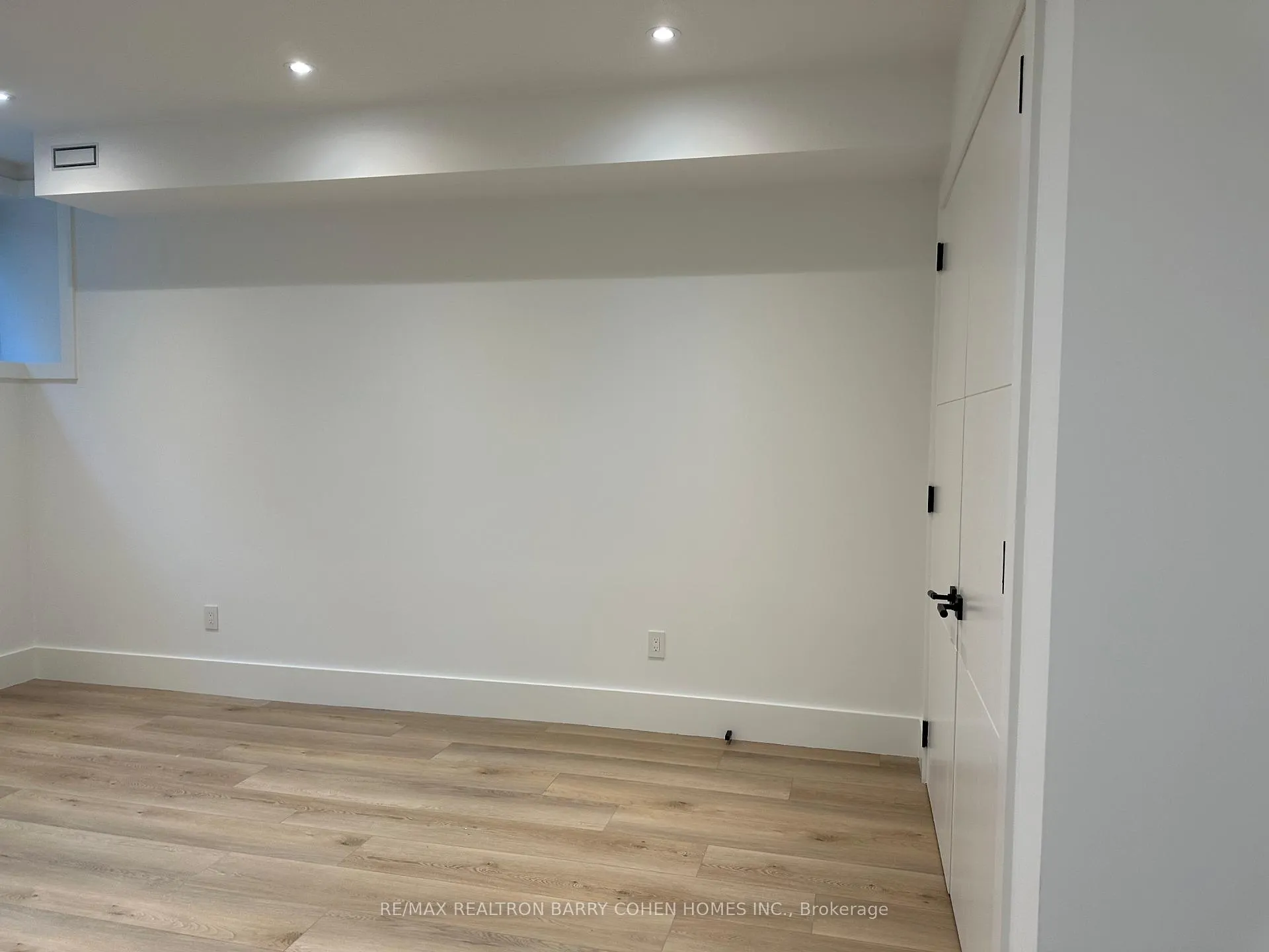Photo 24 of 599 Castlefield Avenue, Toronto, Forest Hill North — HOMEH