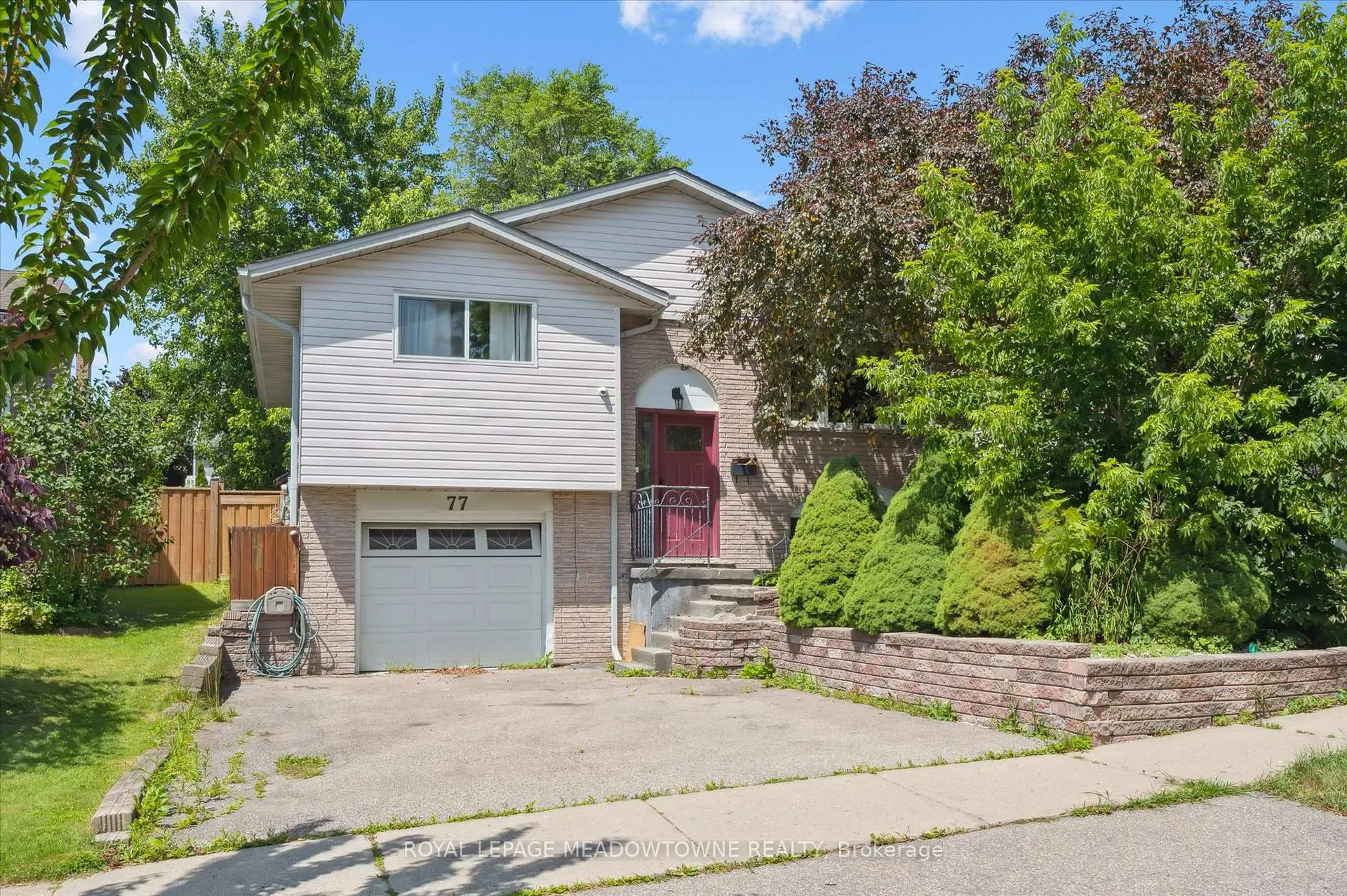 Photo 2 of 77 Pinemeadow Crescent, Waterloo — HOMEH