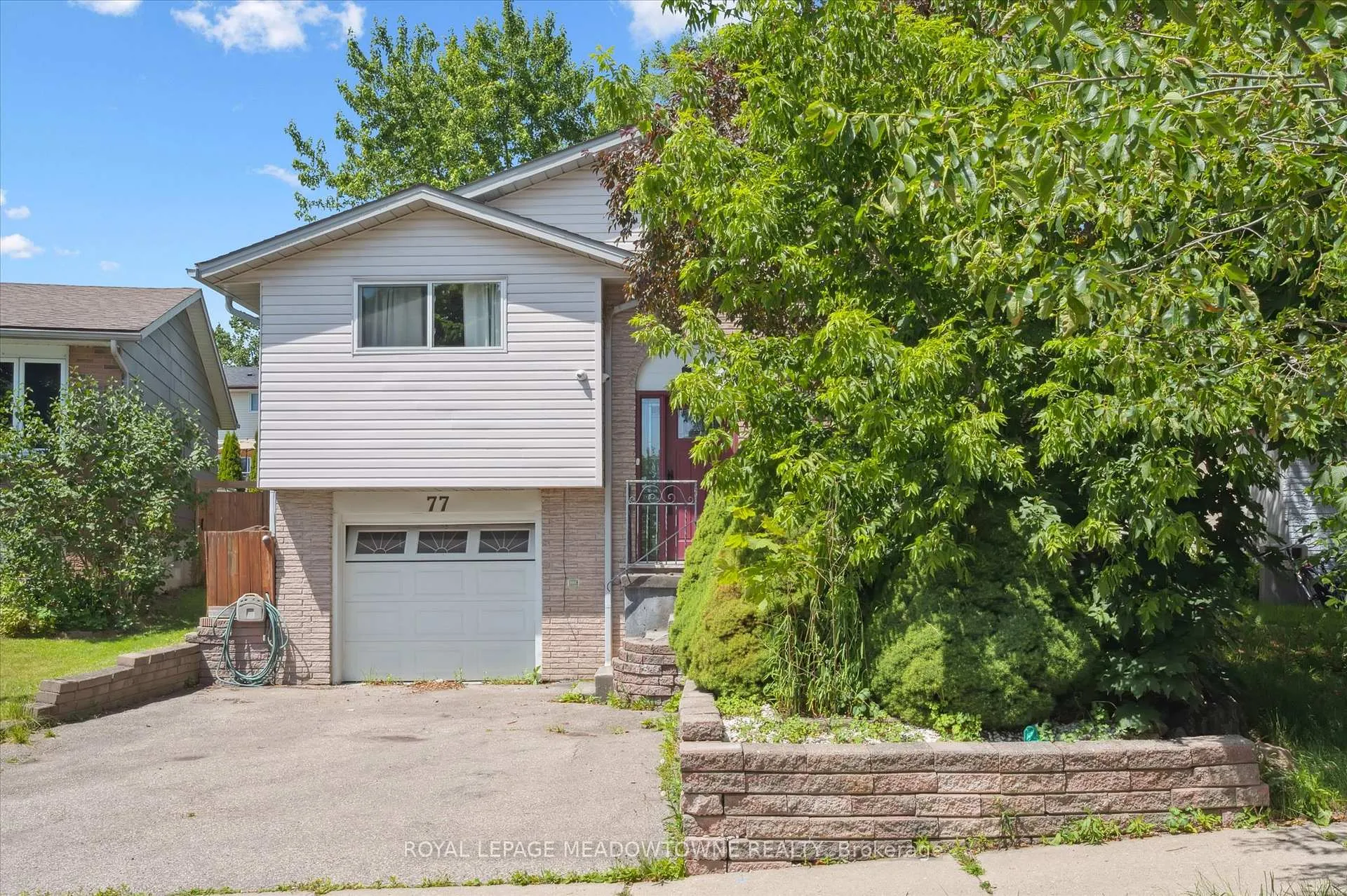 Photo 3 of 77 Pinemeadow Crescent, Waterloo — HOMEH
