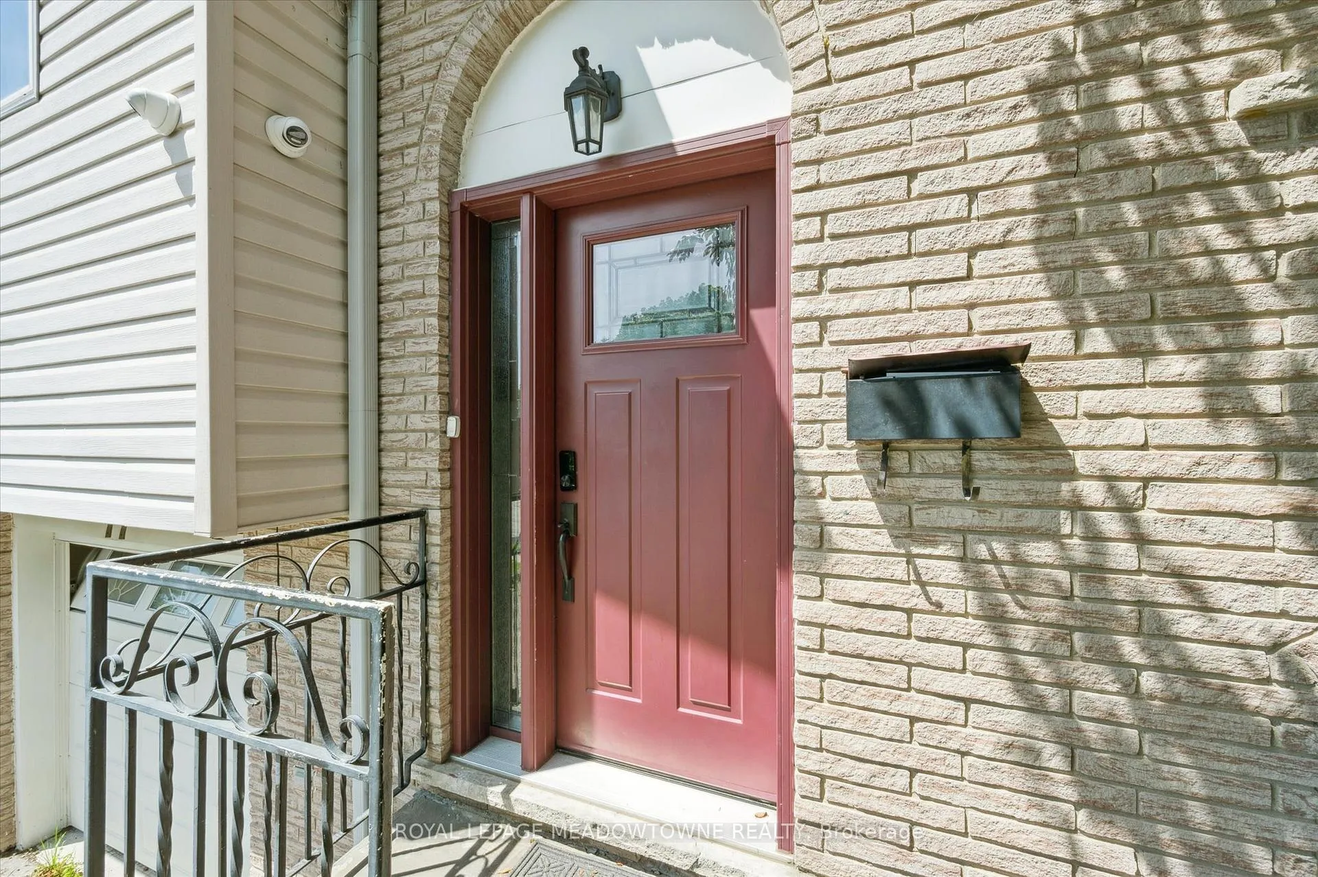 Photo 5 of 77 Pinemeadow Crescent, Waterloo — HOMEH