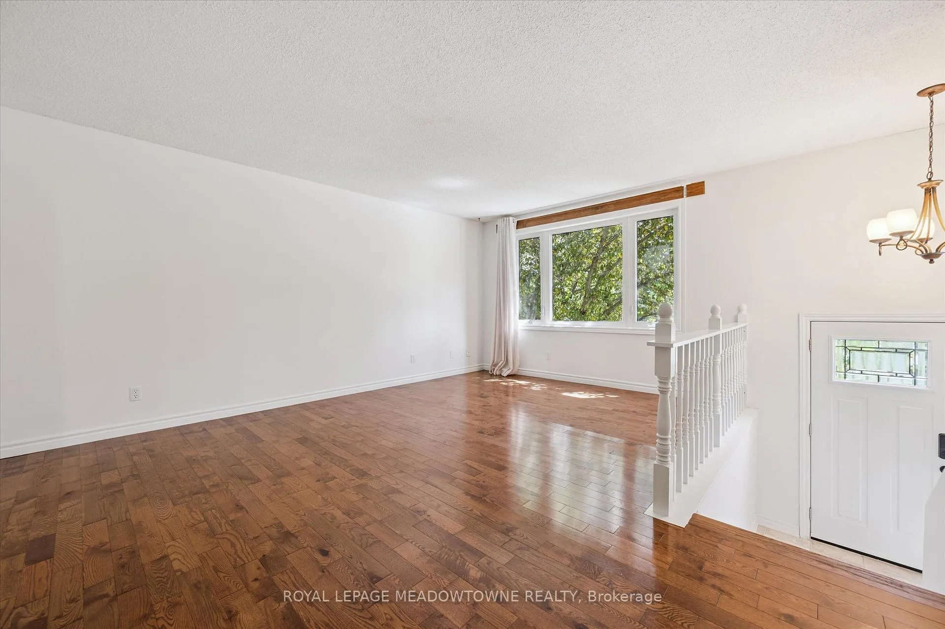 Photo 7 of 77 Pinemeadow Crescent, Waterloo — HOMEH