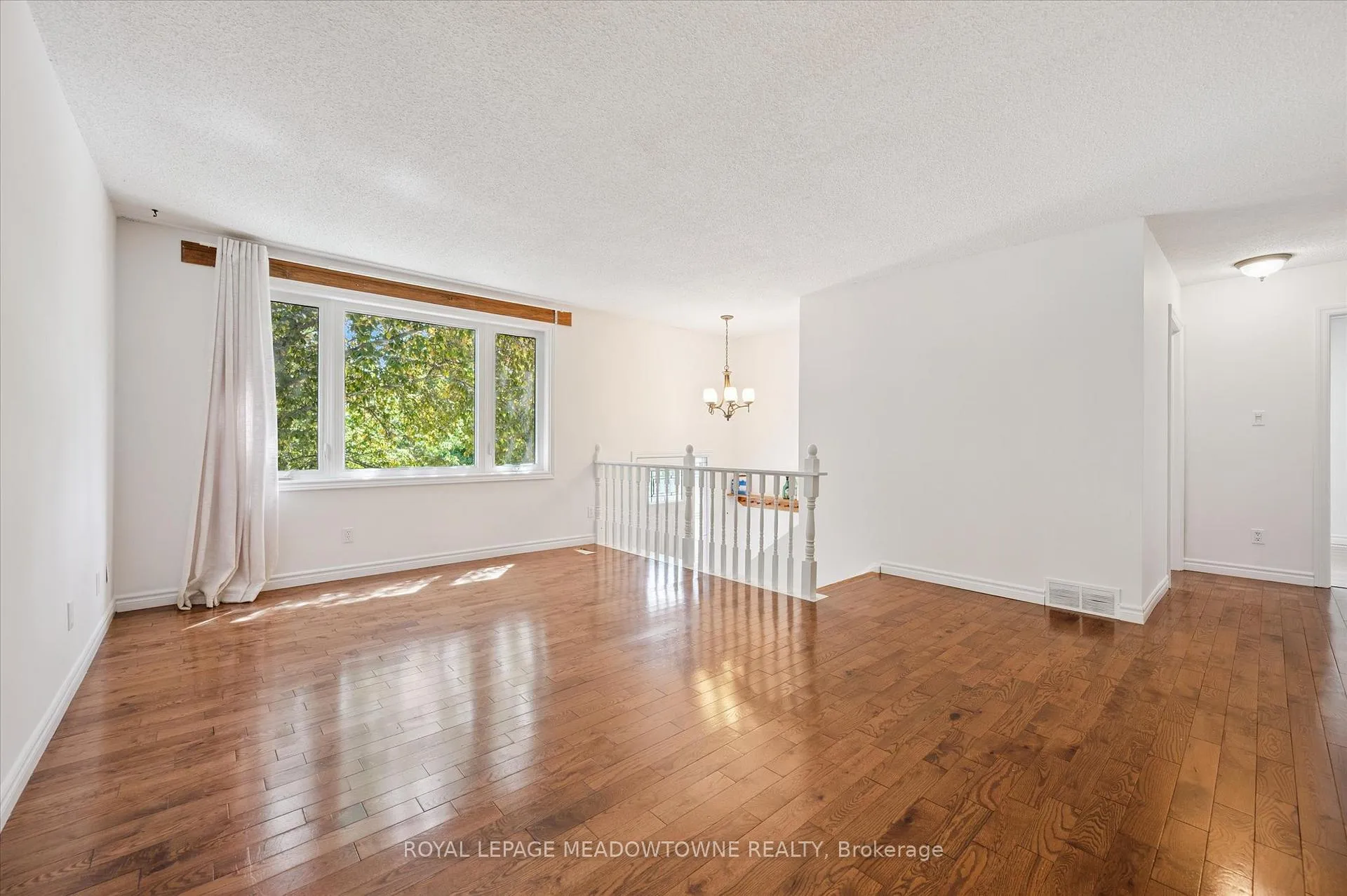 Photo 8 of 77 Pinemeadow Crescent, Waterloo — HOMEH