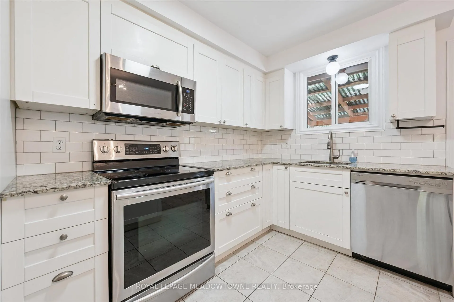 Photo 12 of 77 Pinemeadow Crescent, Waterloo — HOMEH