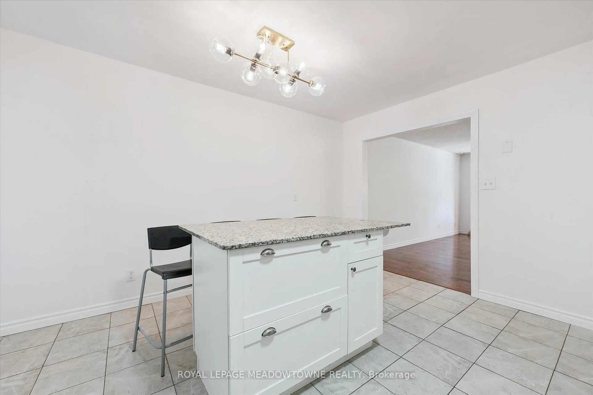 Photo 13 of 77 Pinemeadow Crescent, Waterloo — HOMEH