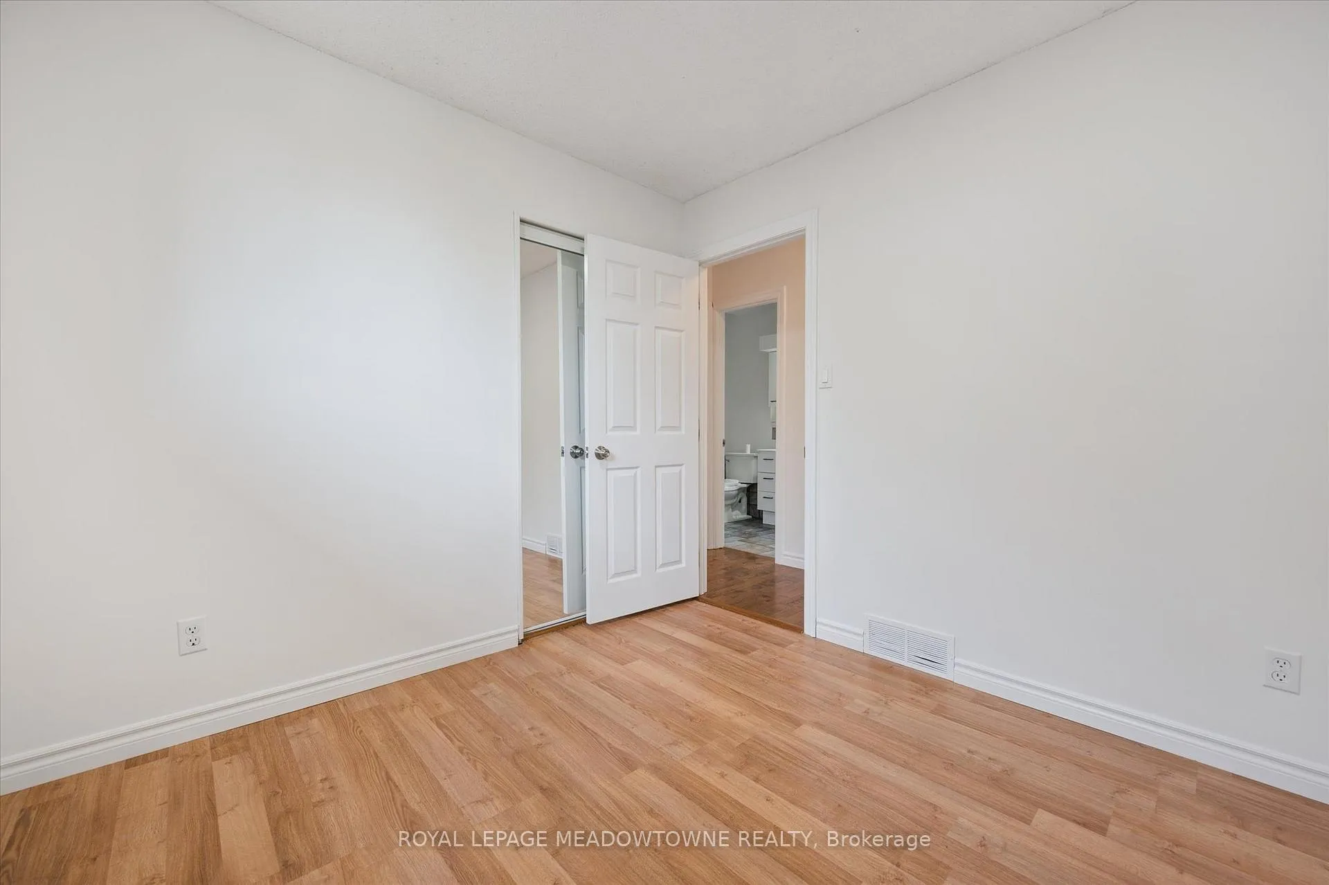 Photo 15 of 77 Pinemeadow Crescent, Waterloo — HOMEH