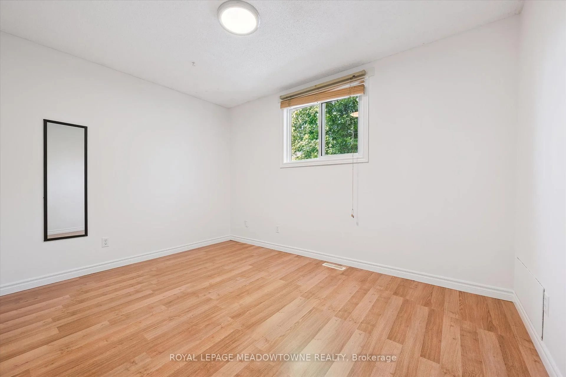 Photo 16 of 77 Pinemeadow Crescent, Waterloo — HOMEH