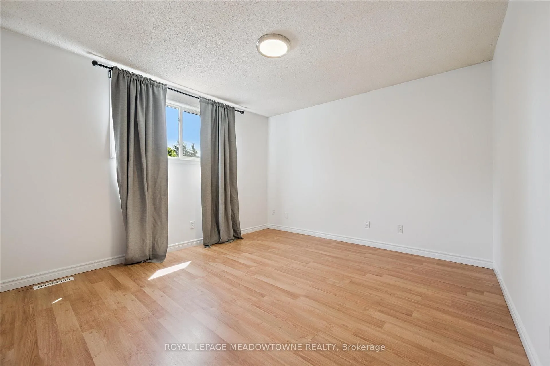 Photo 18 of 77 Pinemeadow Crescent, Waterloo — HOMEH