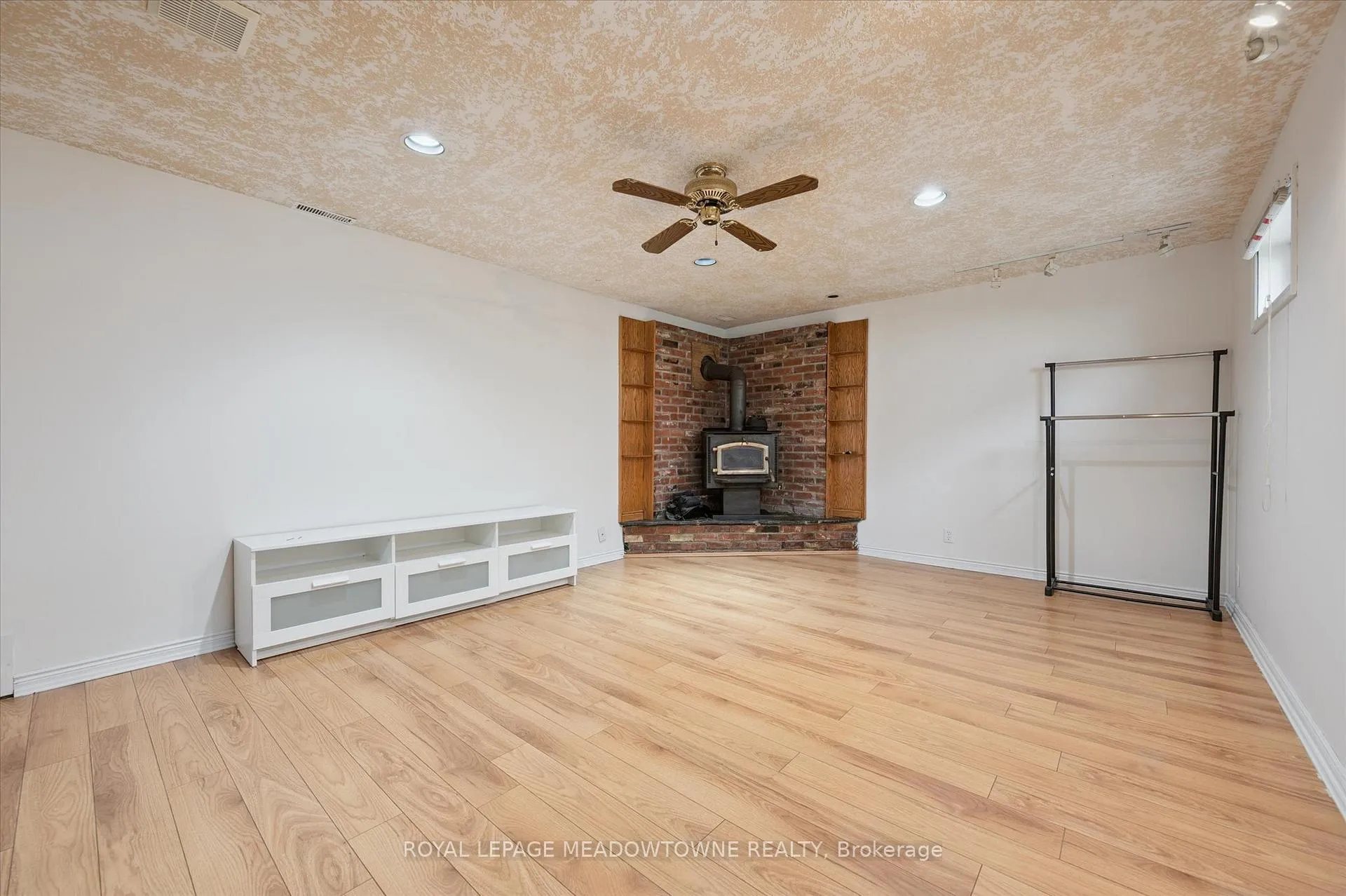Photo 21 of 77 Pinemeadow Crescent, Waterloo — HOMEH