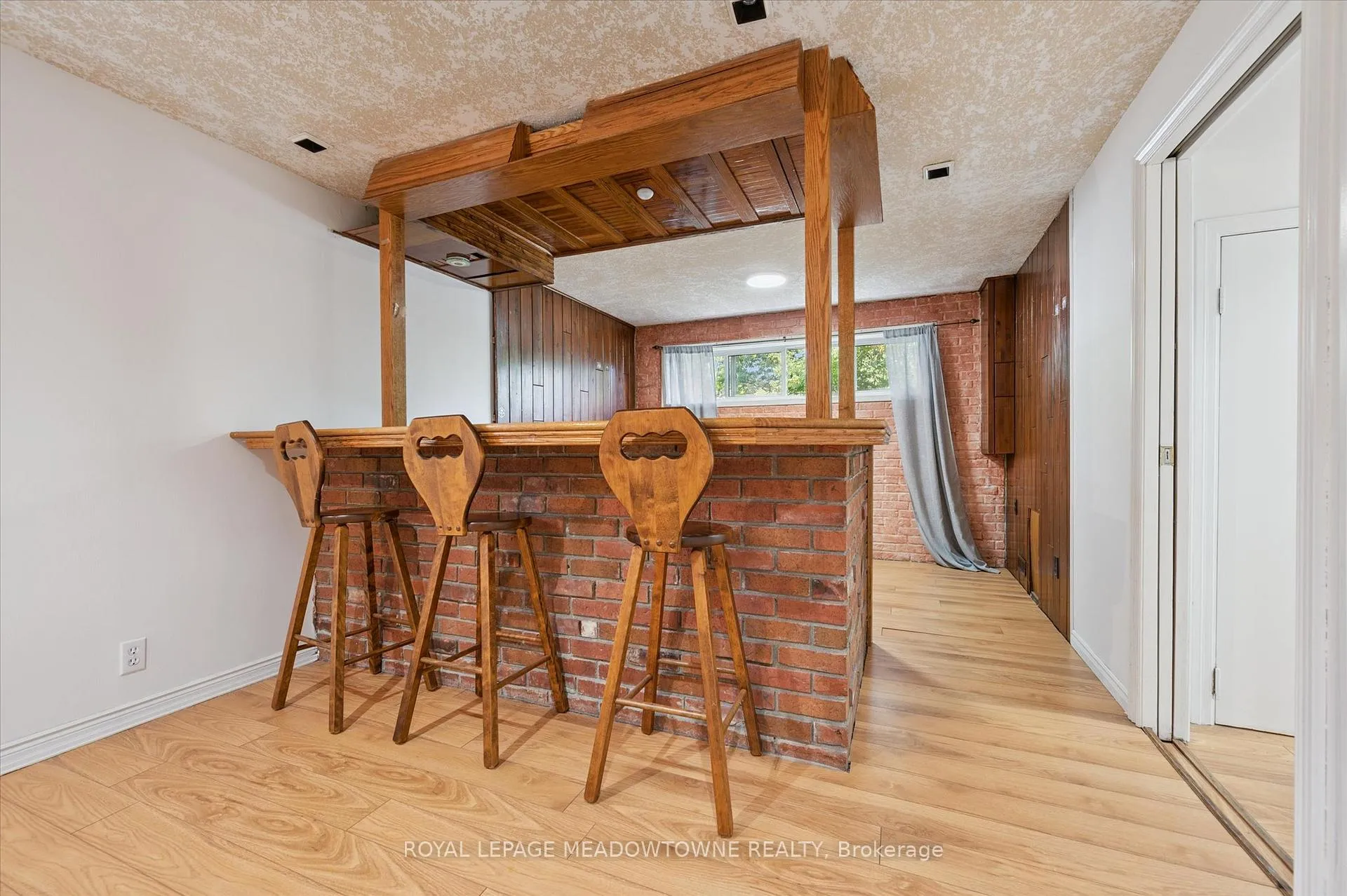 Photo 24 of 77 Pinemeadow Crescent, Waterloo — HOMEH