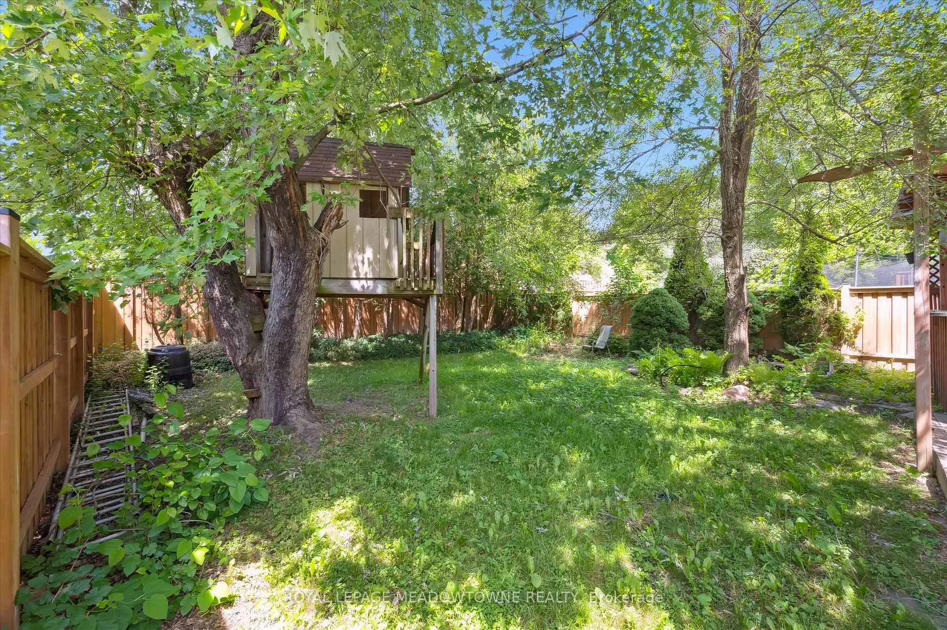 Photo 31 of 77 Pinemeadow Crescent, Waterloo — HOMEH