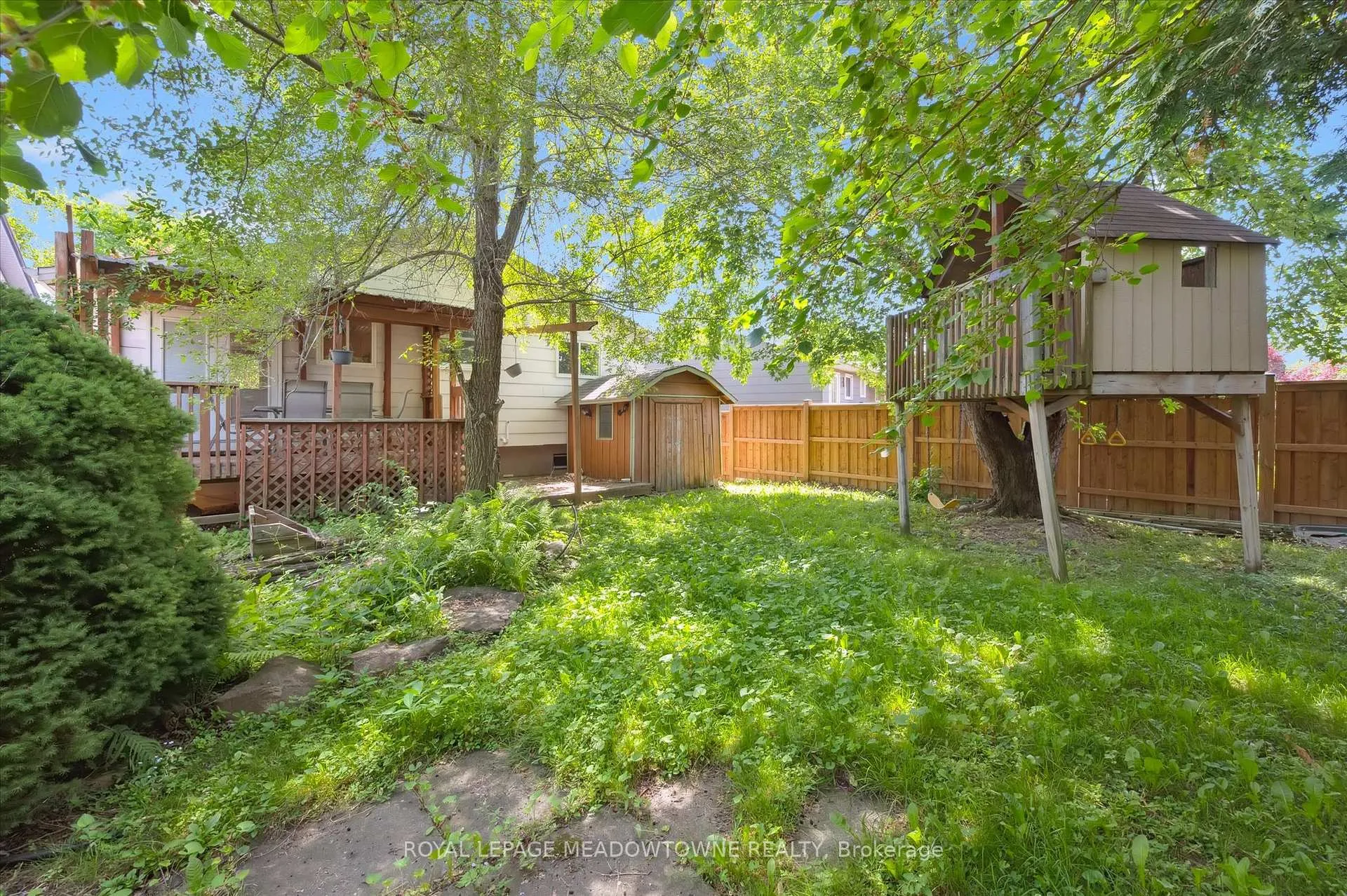 Photo 32 of 77 Pinemeadow Crescent, Waterloo — HOMEH