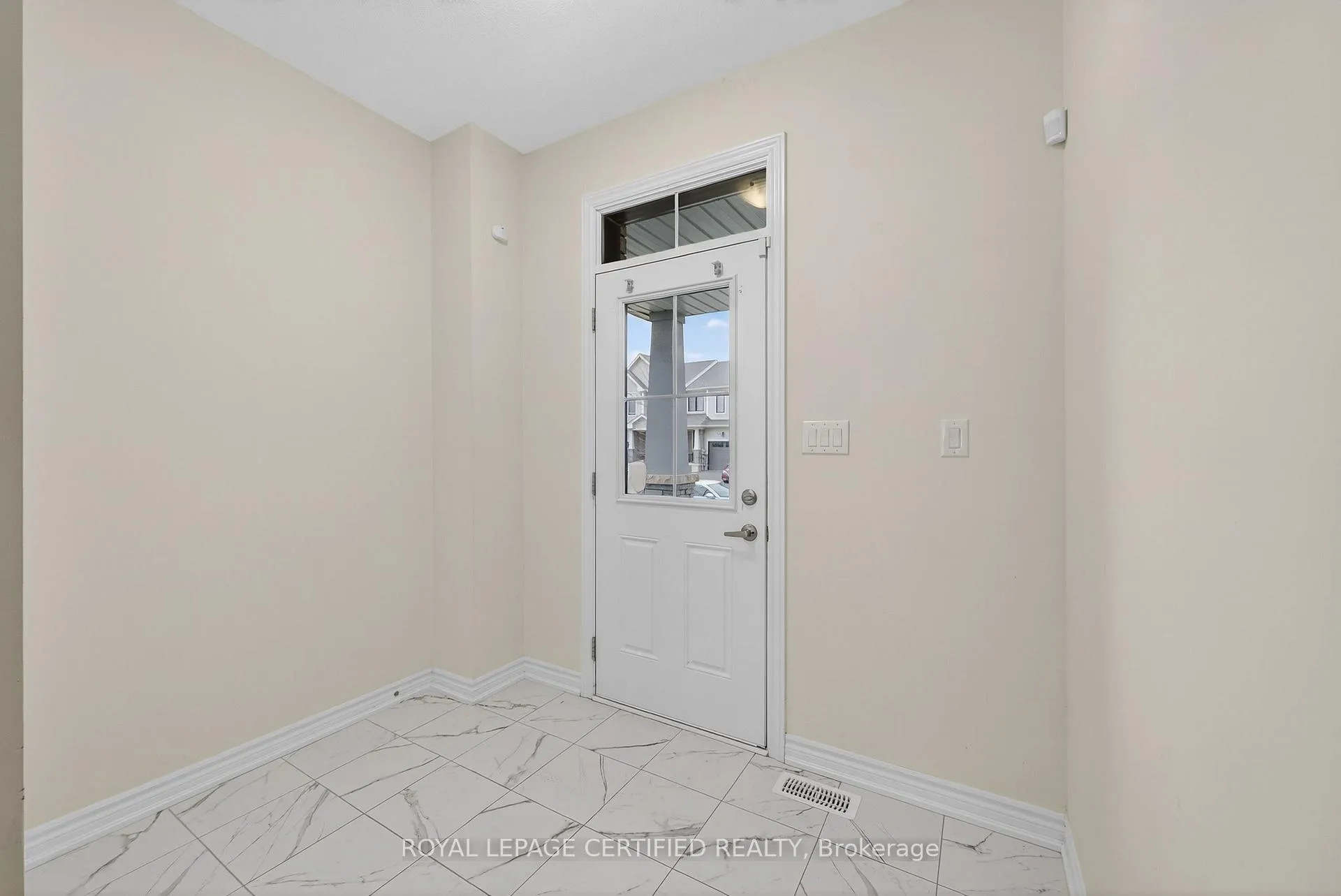Photo 5 of 35 Concord Drive, Thorold, Rolling Meadows — HOMEH