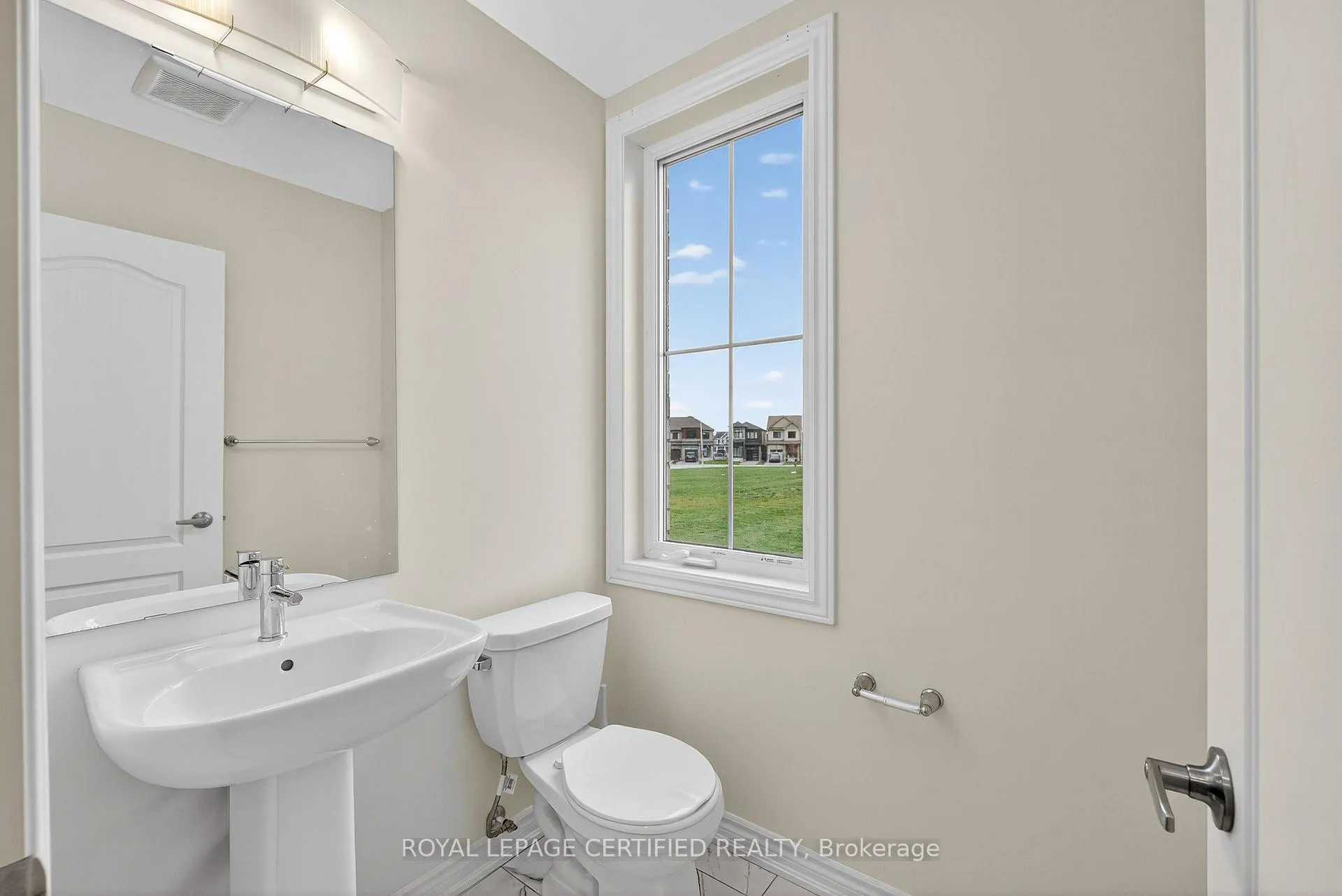 Photo 8 of 35 Concord Drive, Thorold, Rolling Meadows — HOMEH