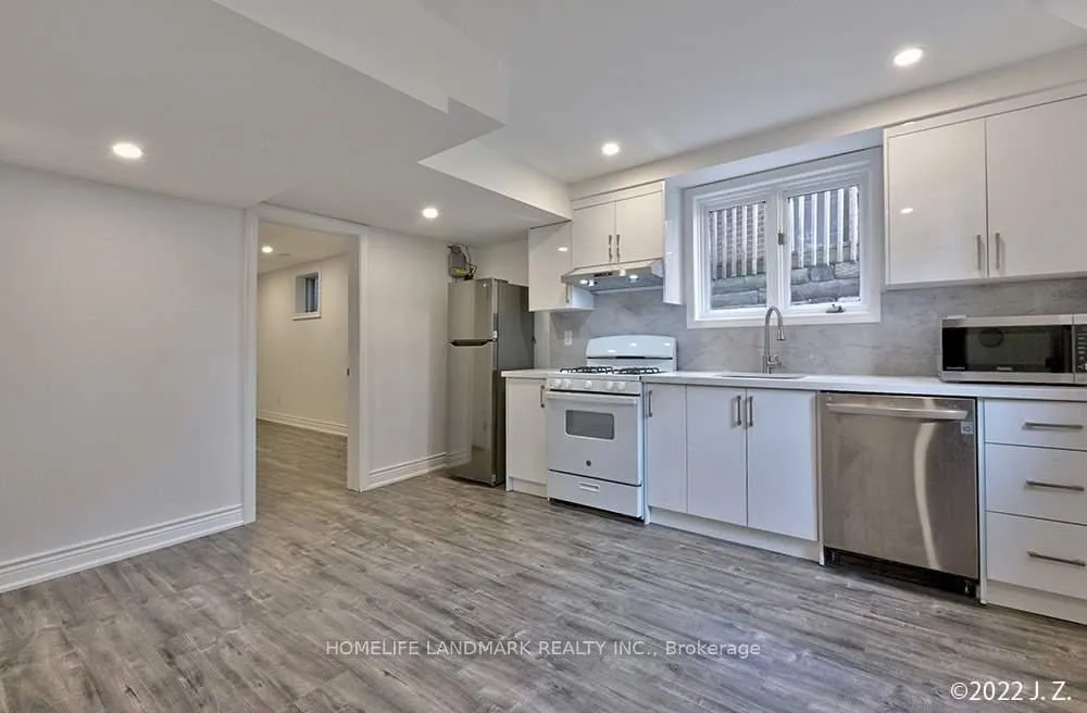 Photo 3 of Unit UNIT#2, 23 PennyCross Court, Vaughan, Islington Woods — HOMEH