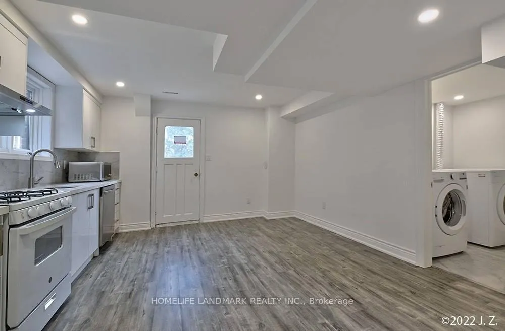 Photo 5 of Unit UNIT#2, 23 PennyCross Court, Vaughan, Islington Woods — HOMEH