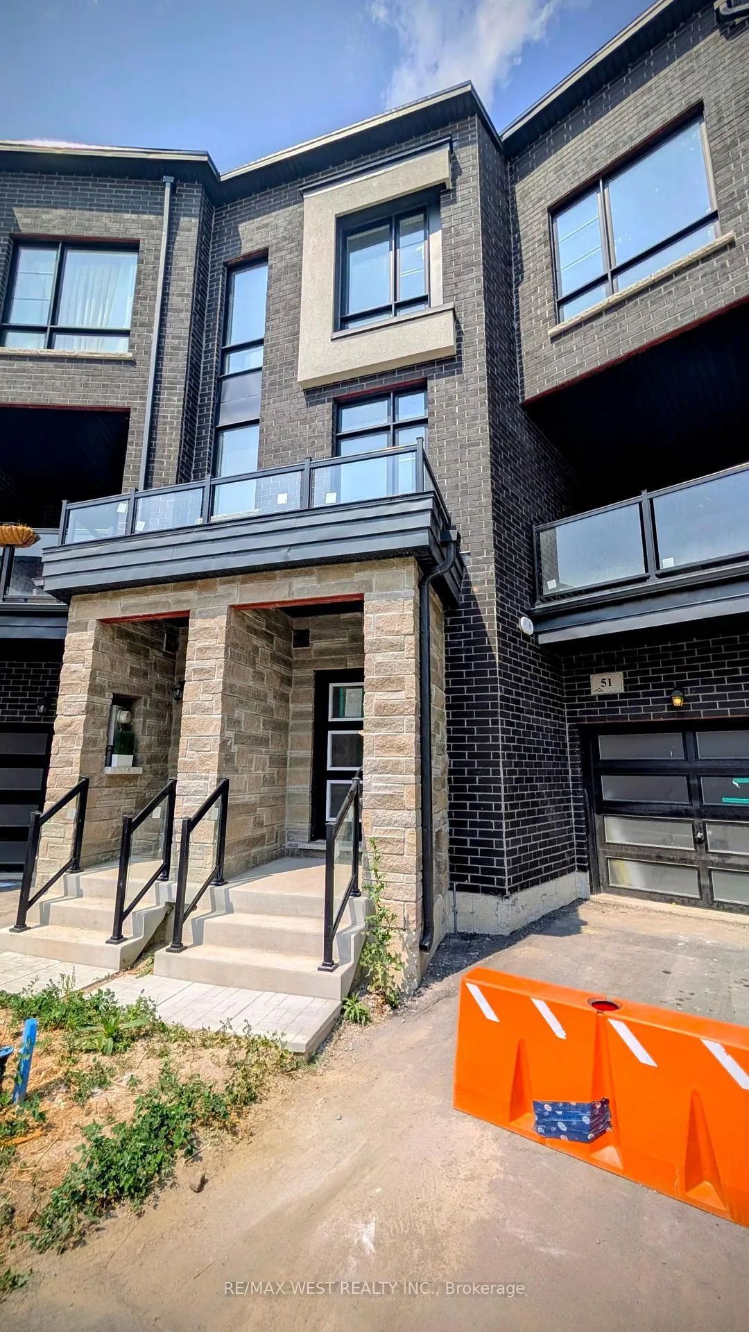 Photo 1 of 51 Inverary Crescent, Vaughan, Kleinburg — HOMEH