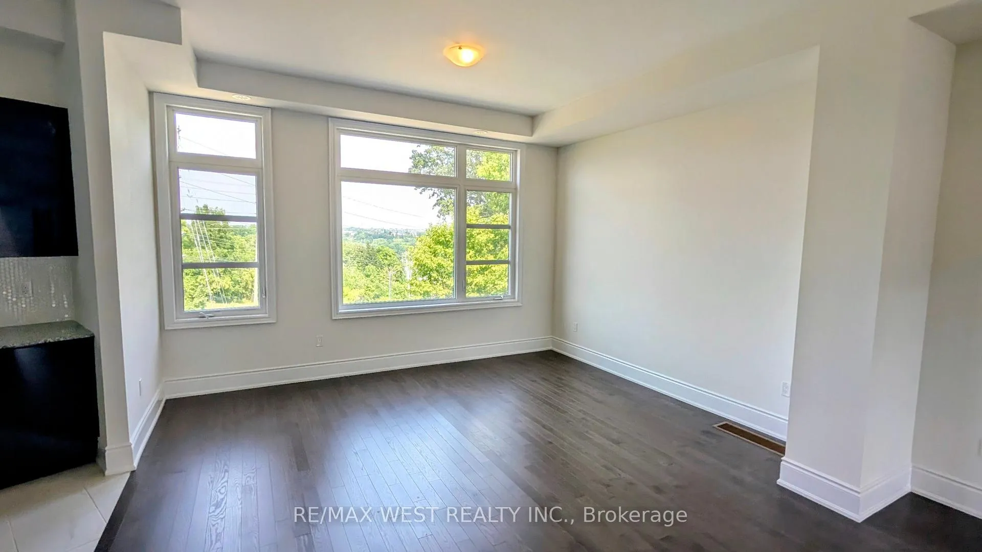 Photo 17 of 51 Inverary Crescent, Vaughan, Kleinburg — HOMEH