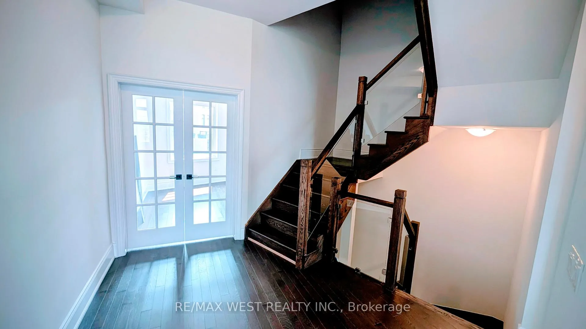 Photo 20 of 51 Inverary Crescent, Vaughan, Kleinburg — HOMEH