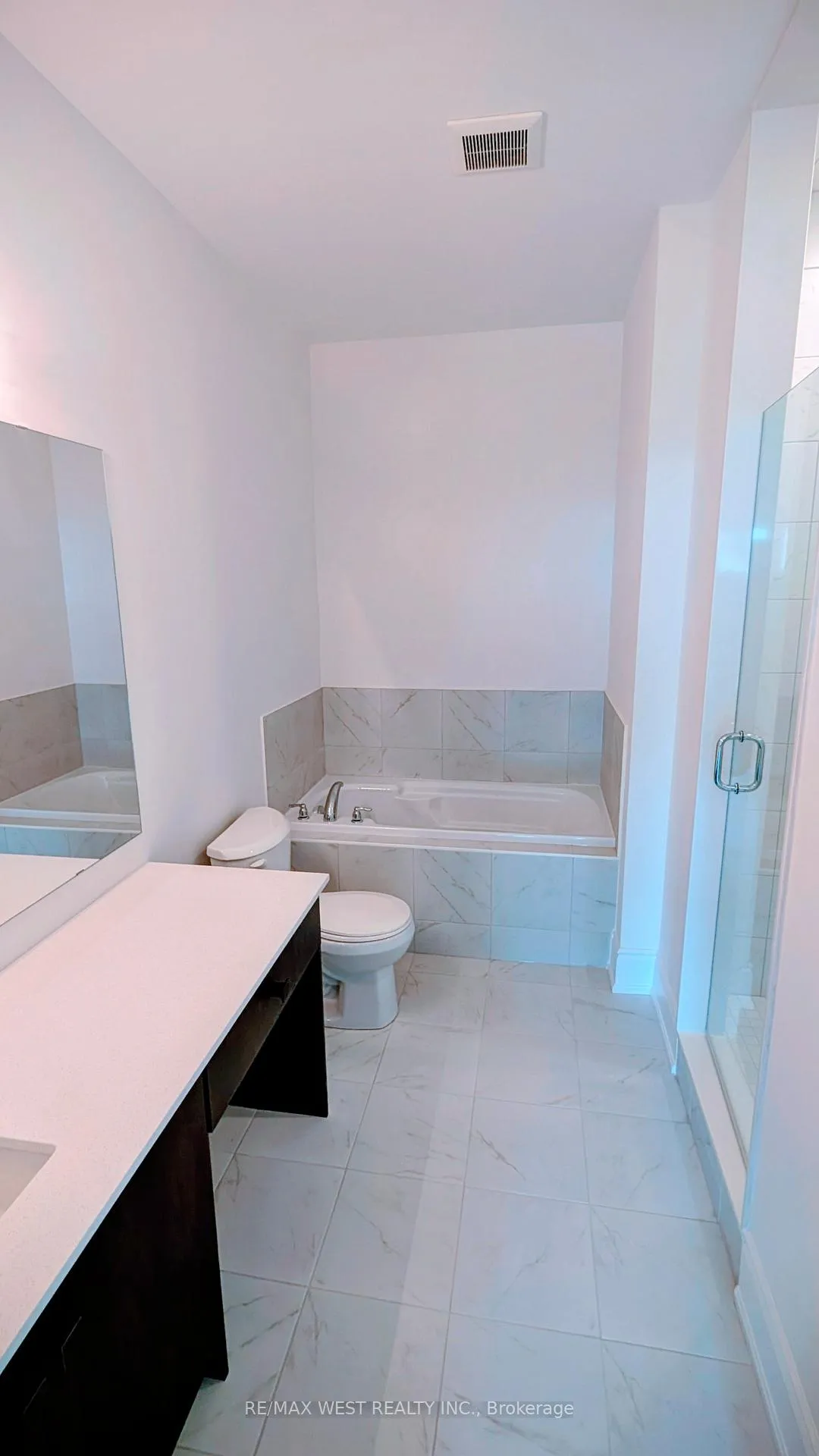 Photo 23 of 51 Inverary Crescent, Vaughan, Kleinburg — HOMEH