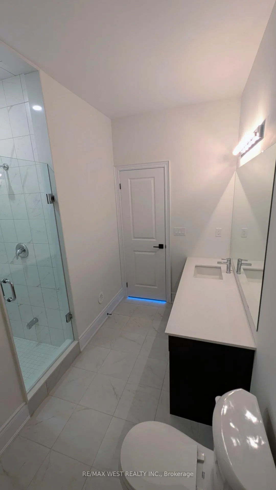 Photo 24 of 51 Inverary Crescent, Vaughan, Kleinburg — HOMEH