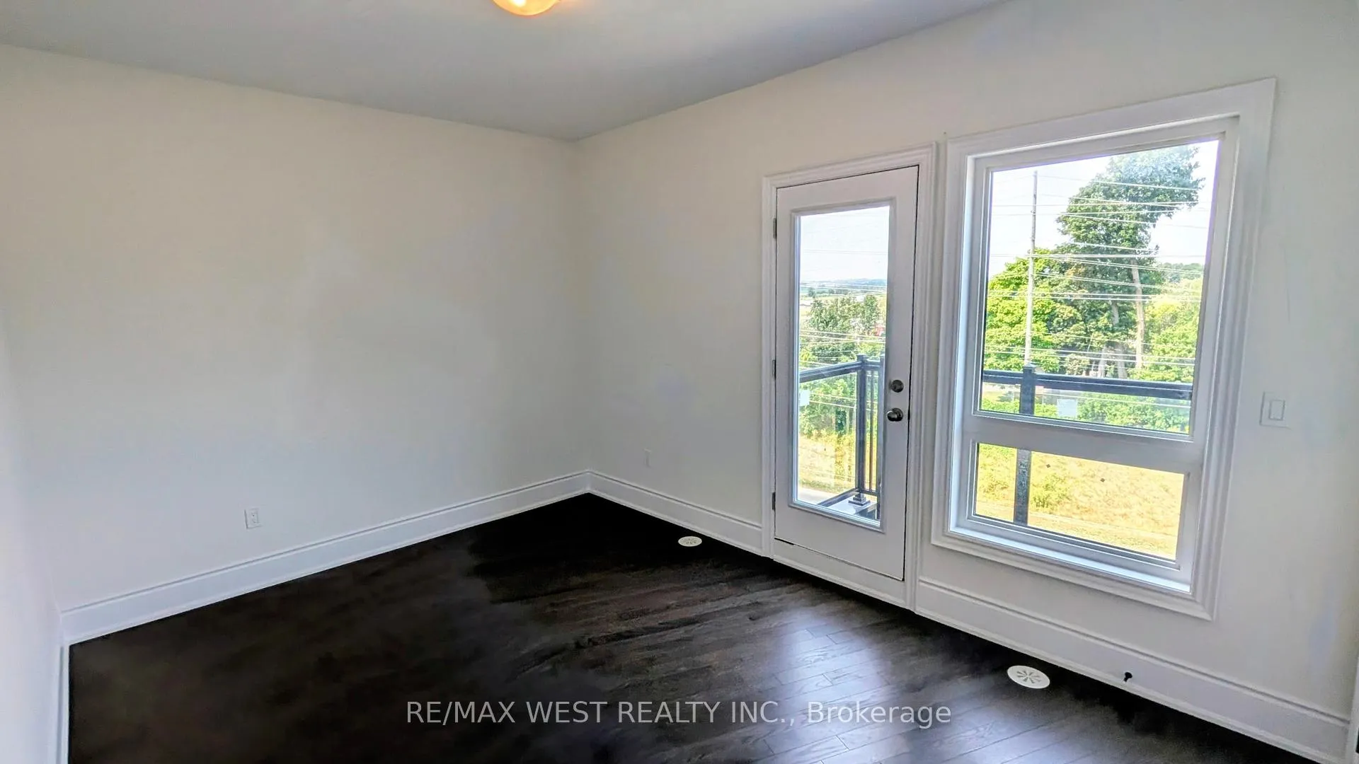 Photo 29 of 51 Inverary Crescent, Vaughan, Kleinburg — HOMEH