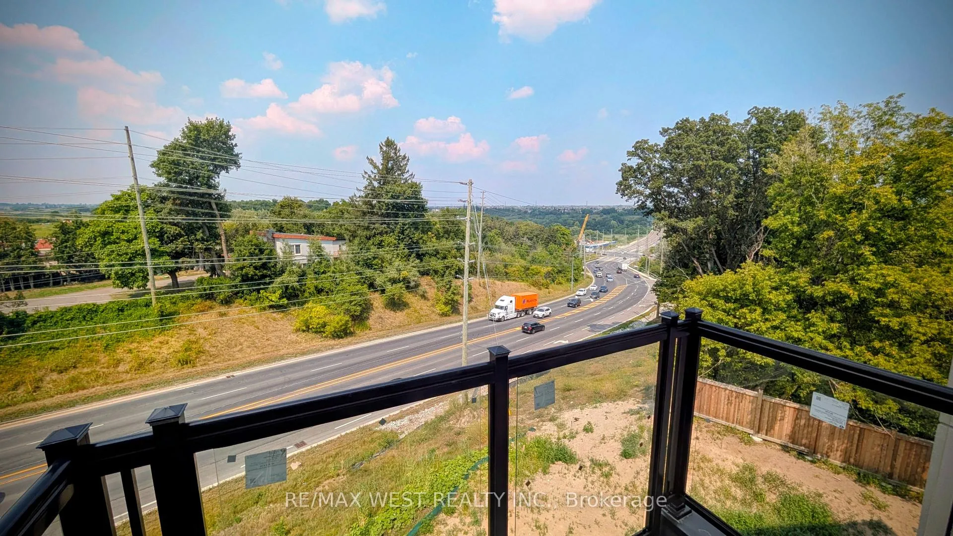 Photo 30 of 51 Inverary Crescent, Vaughan, Kleinburg — HOMEH