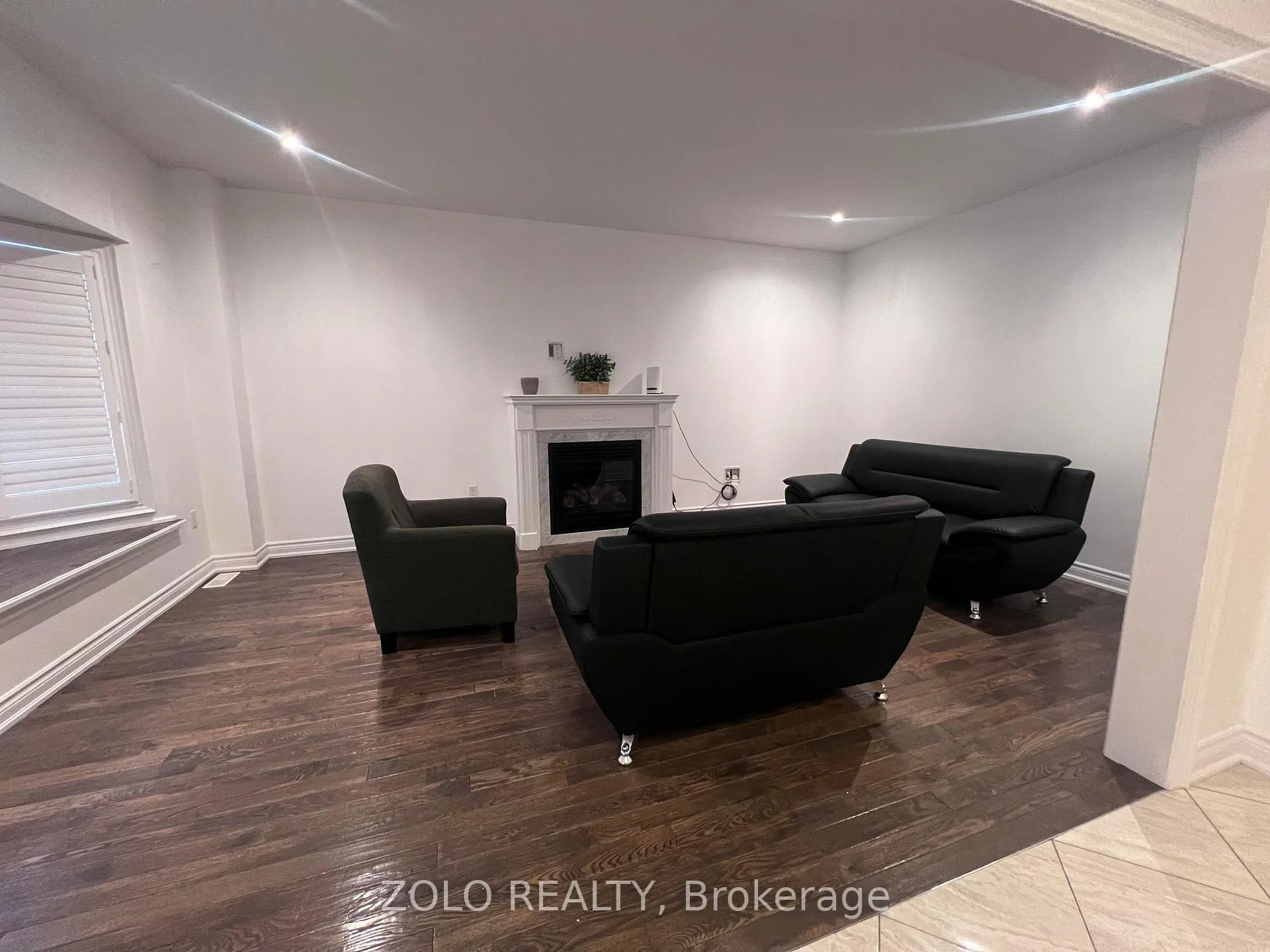 Photo 3 of 1531 dunedin Crescent, Oshawa, Taunton — HOMEH