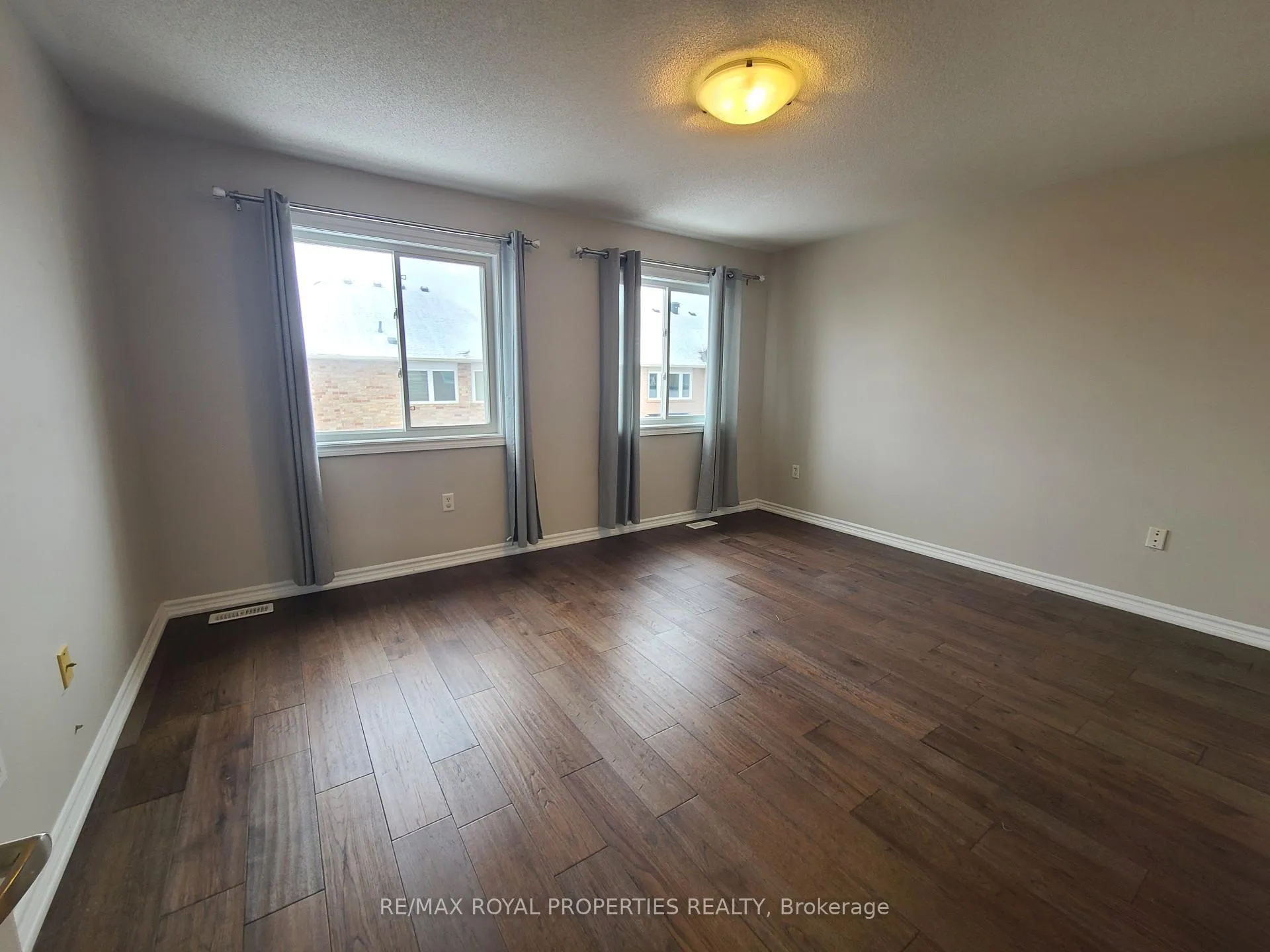 Photo 4 of 29 Roy Rainey Avenue, Markham, Wismer — HOMEH