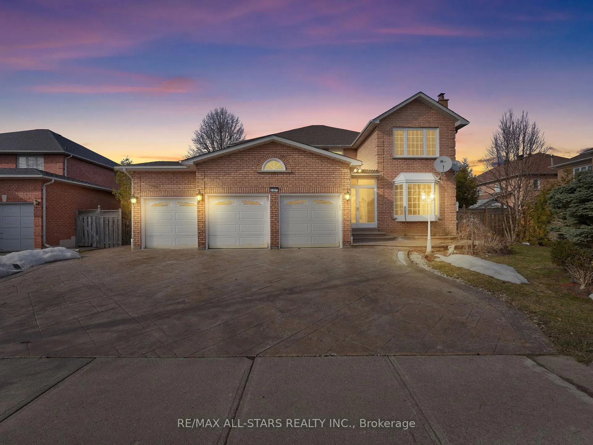 Photo 1 of 2227 Rodick Road, Markham, Cachet — HOMEH