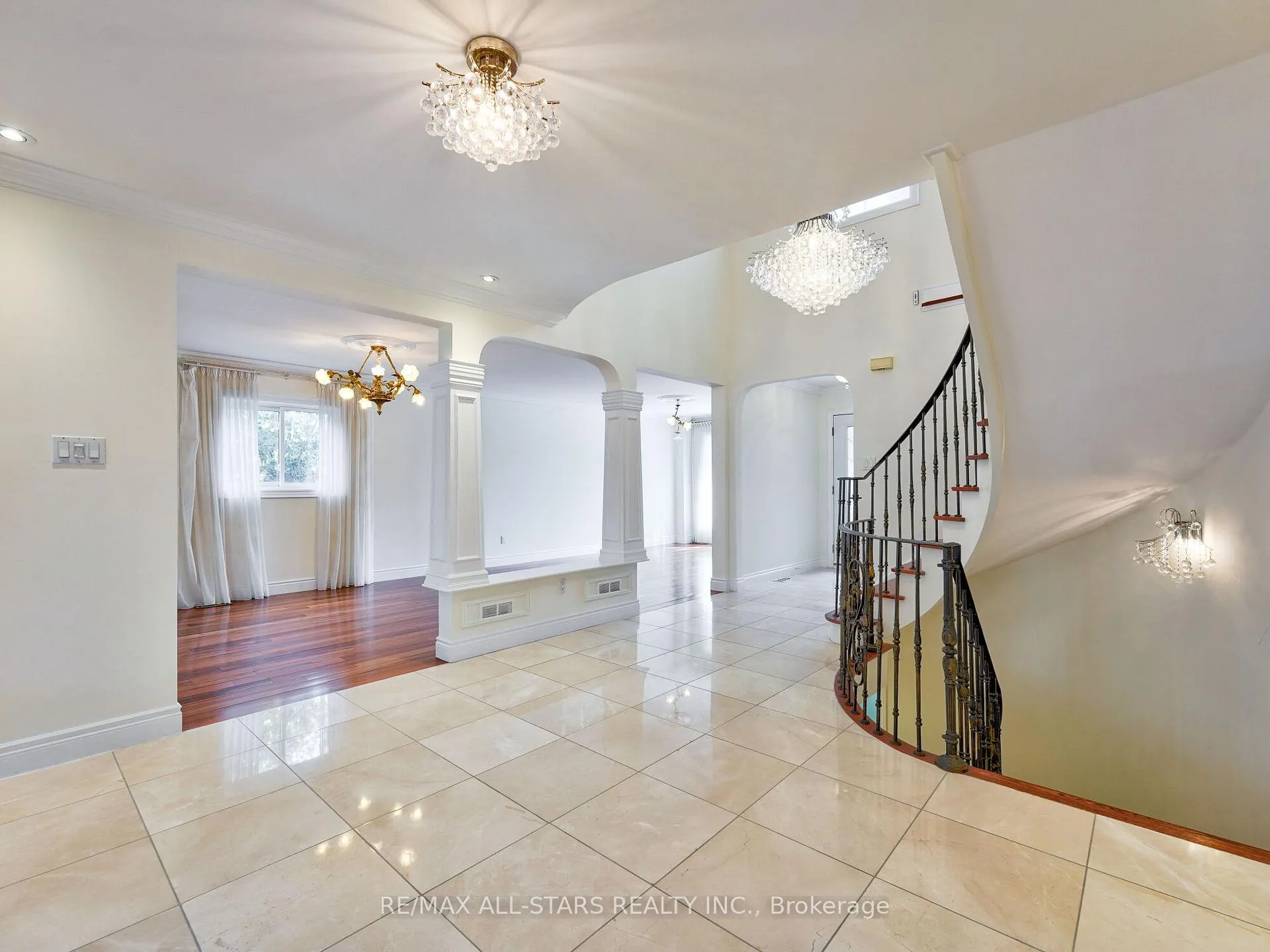 Photo 4 of 2227 Rodick Road, Markham, Cachet — HOMEH