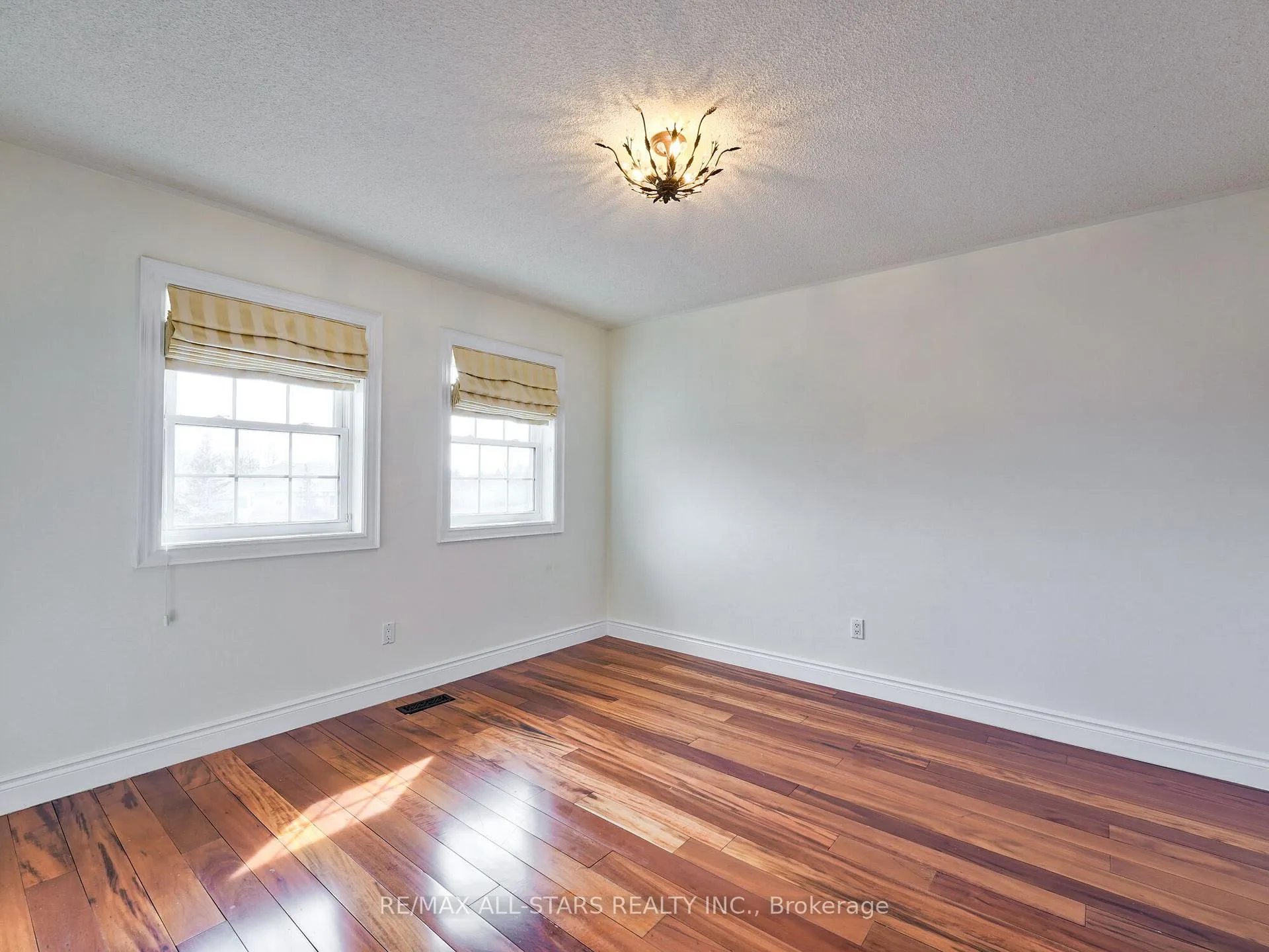 Photo 25 of 2227 Rodick Road, Markham, Cachet — HOMEH