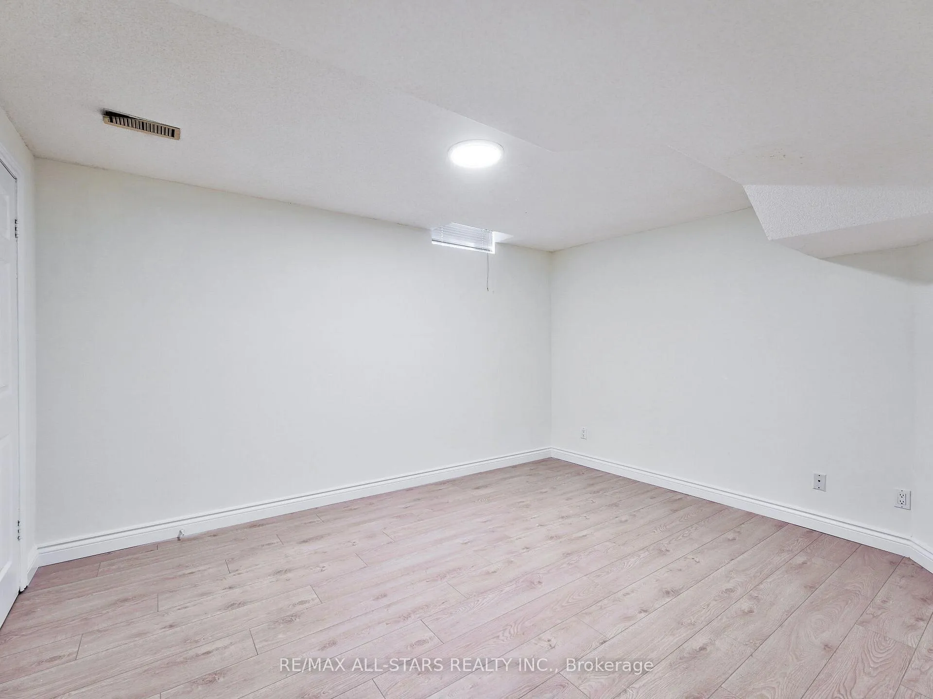 Photo 35 of 2227 Rodick Road, Markham, Cachet — HOMEH