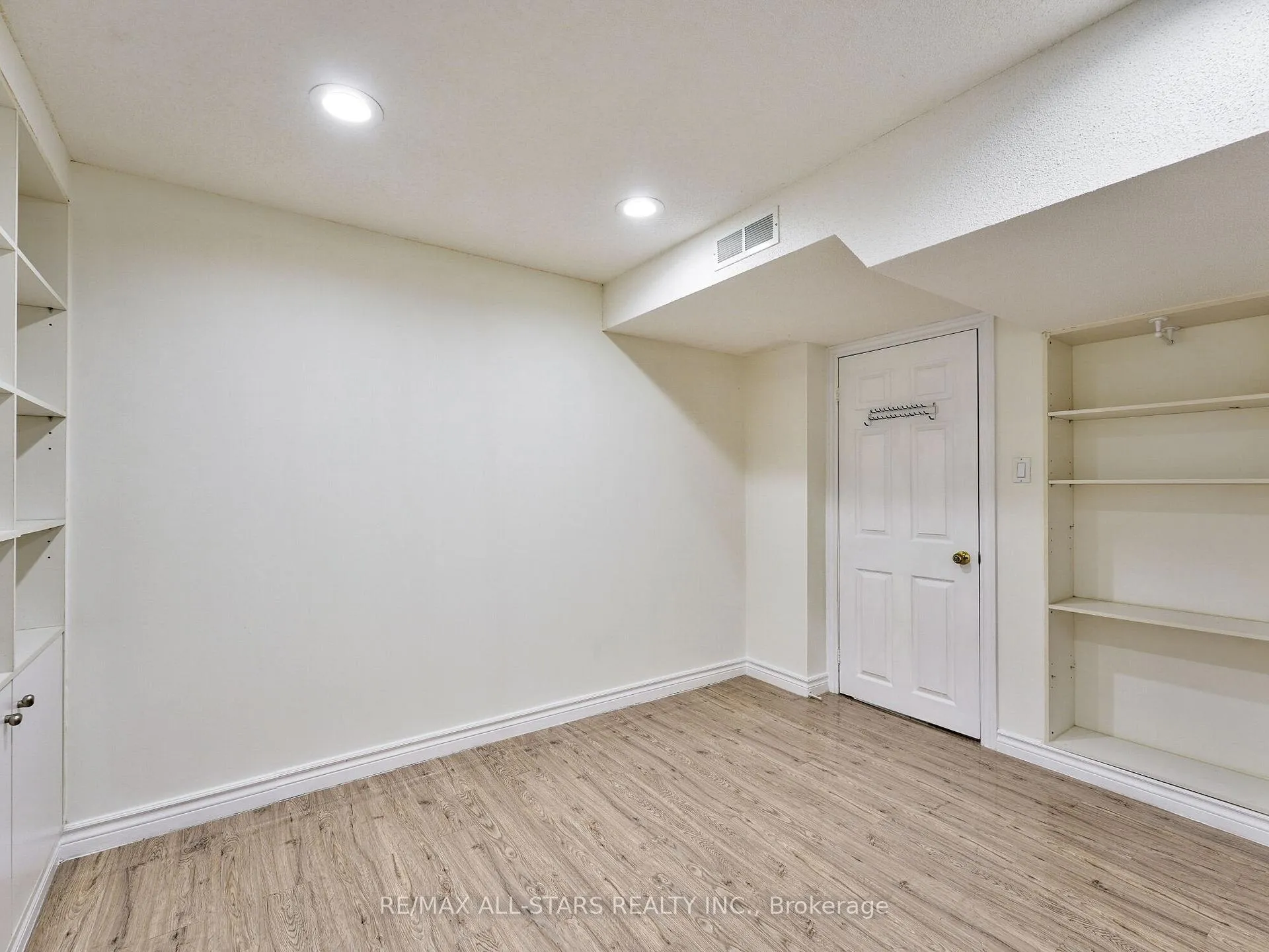 Photo 36 of 2227 Rodick Road, Markham, Cachet — HOMEH