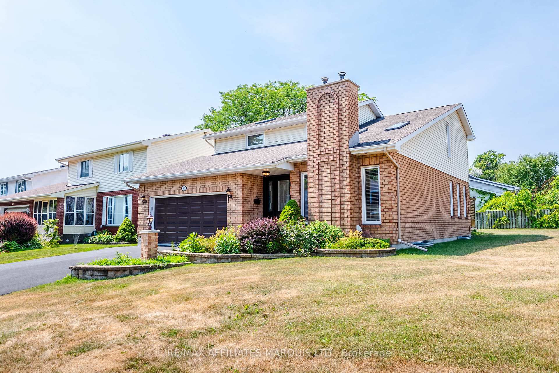 Photo 2 of 875 Kenyon Crescent, Cornwall — HOMEH