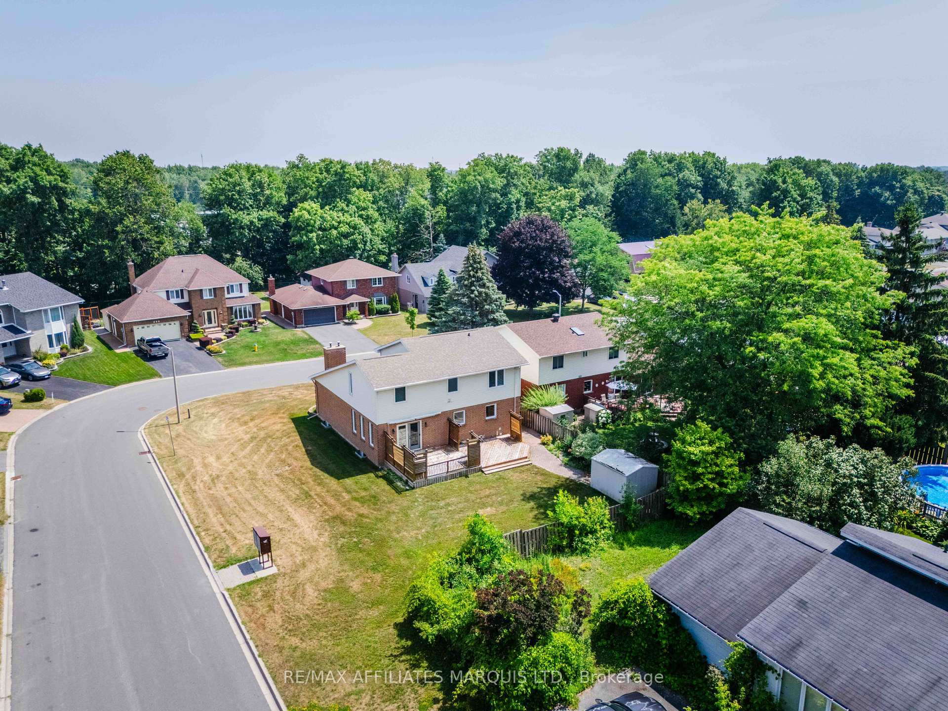 Photo 5 of 875 Kenyon Crescent, Cornwall — HOMEH