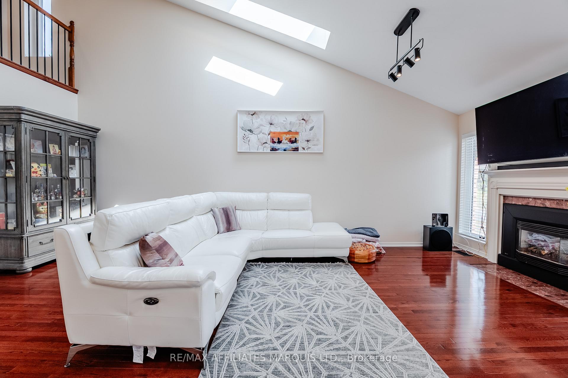 Photo 8 of 875 Kenyon Crescent, Cornwall — HOMEH