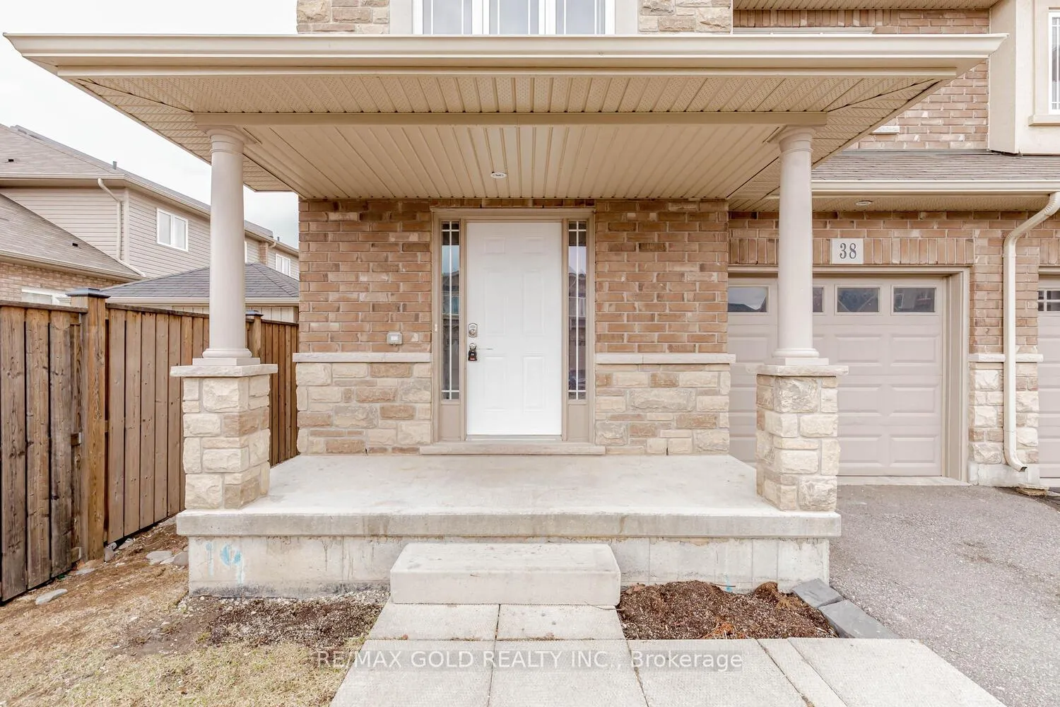 Photo 2 of 38 Celestial Crescent, Hamilton, Hannon — HOMEH