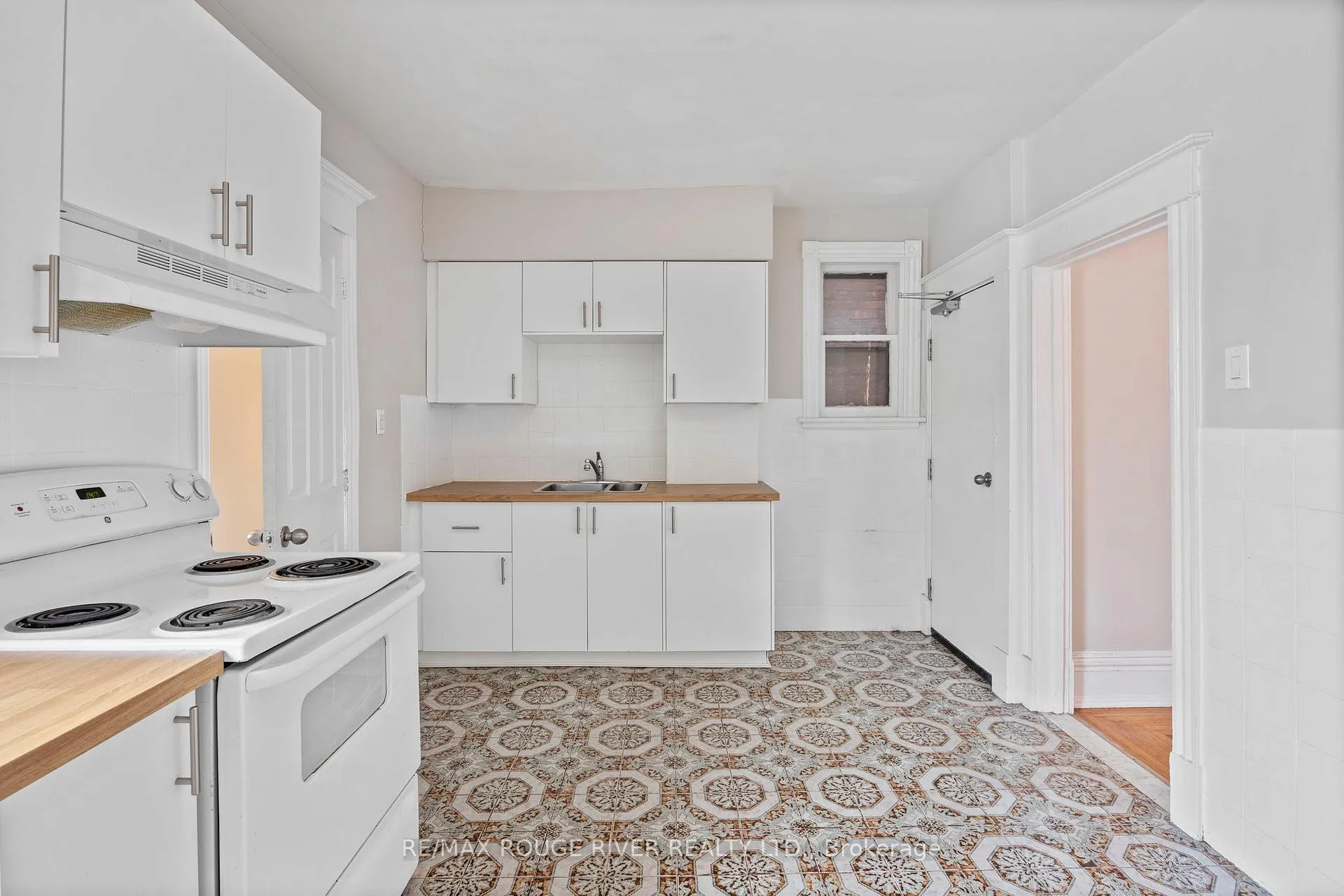 Photo 10 of Unit 1, 20 Birch Avenue, Hamilton, Gibson — HOMEH