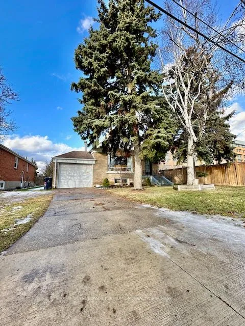 Photo 4 of 44 Baycrest Avenue, Toronto, Englemount-Lawrence — HOMEH